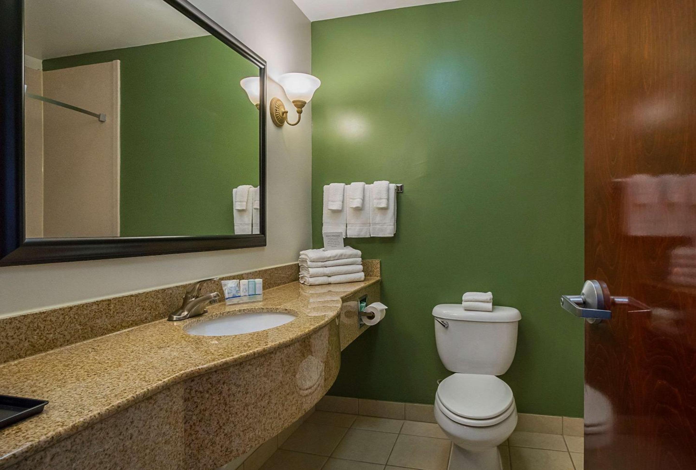 King Room - Disability Access/Non-Smoking - Photo 5