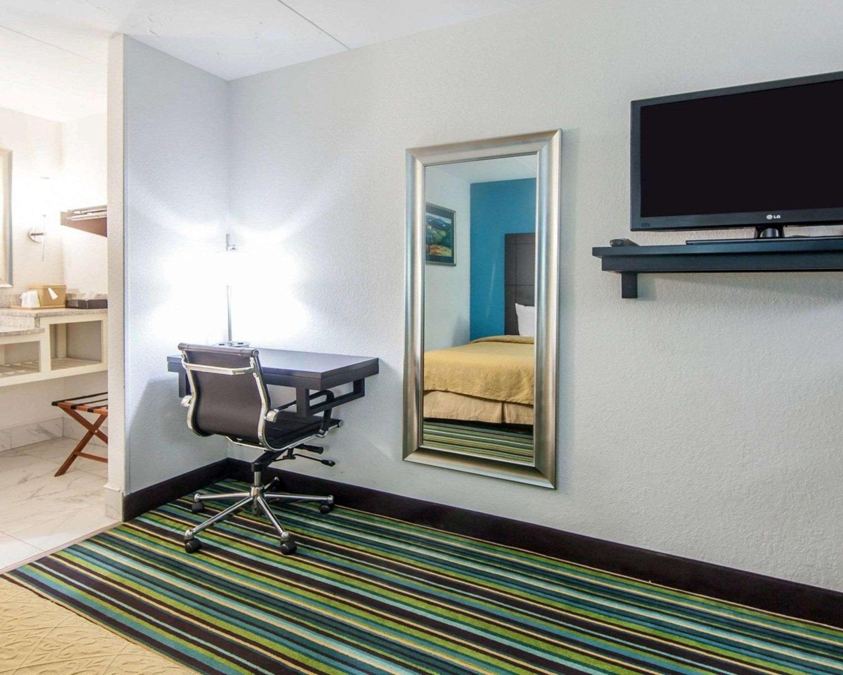 Double Room with Two Double Beds - Non-Smoking photo 1