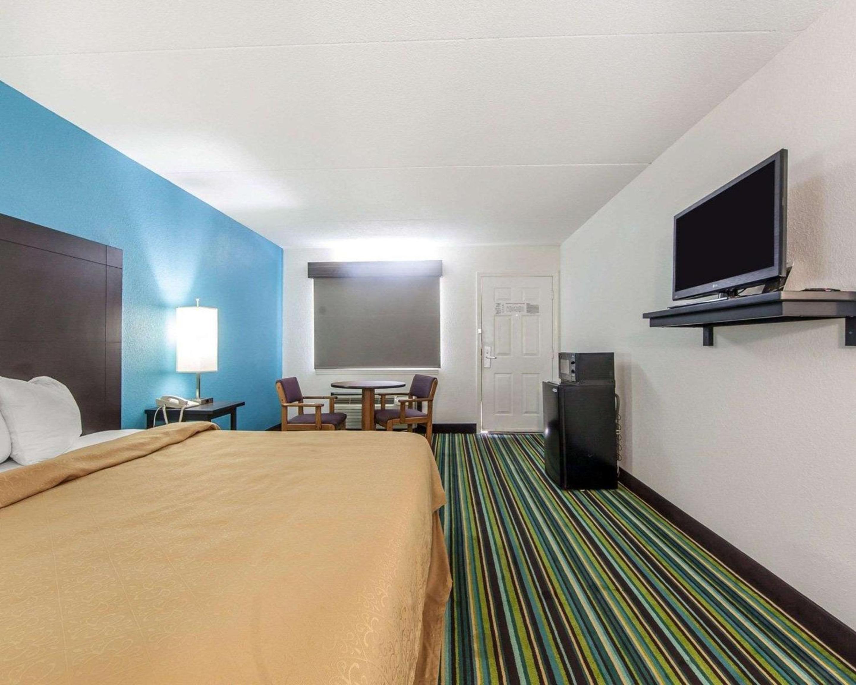 King Room - Non-Smoking photo 1