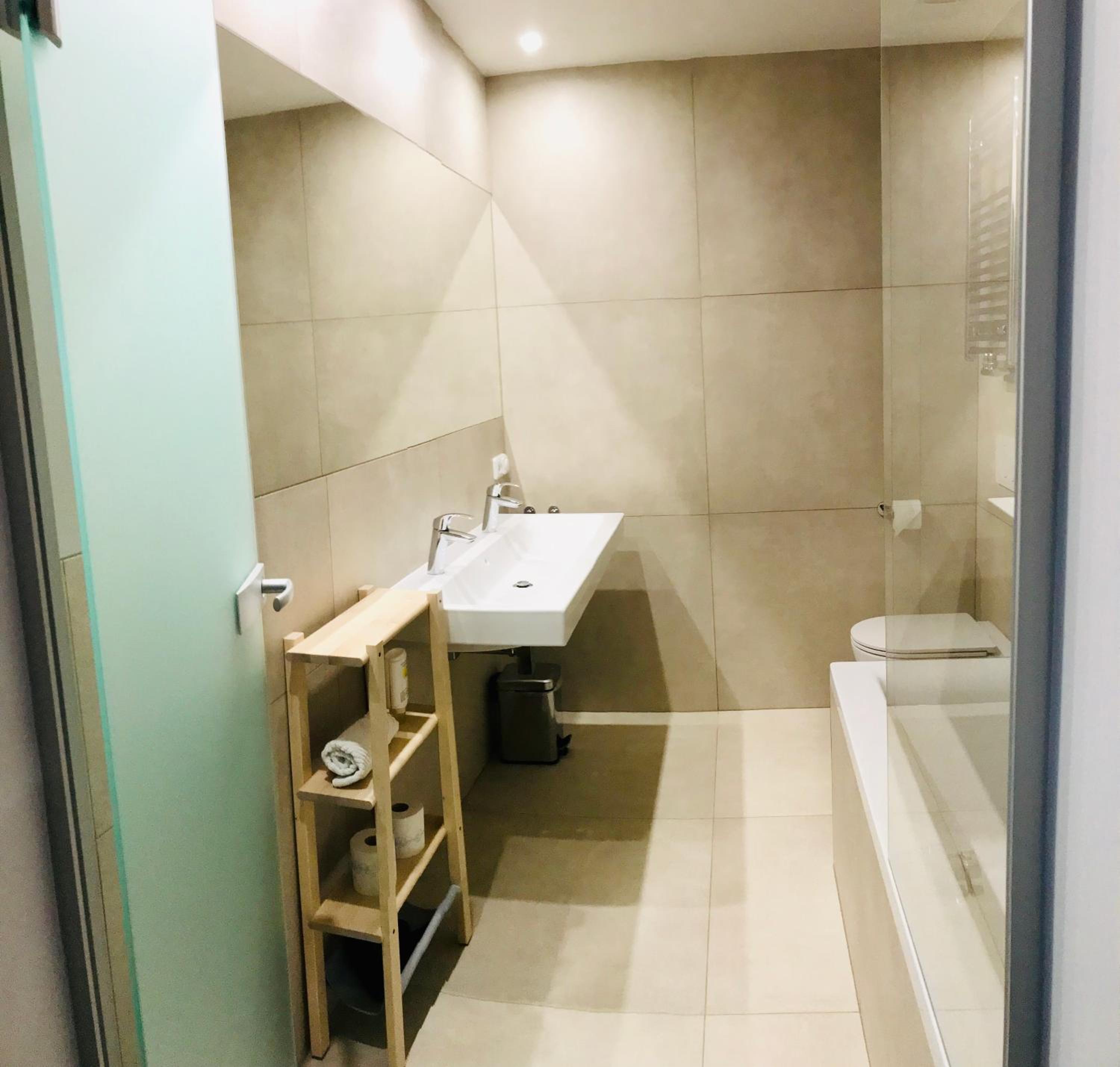 Comfort Business Double Room with Courtyard View - Photo 9