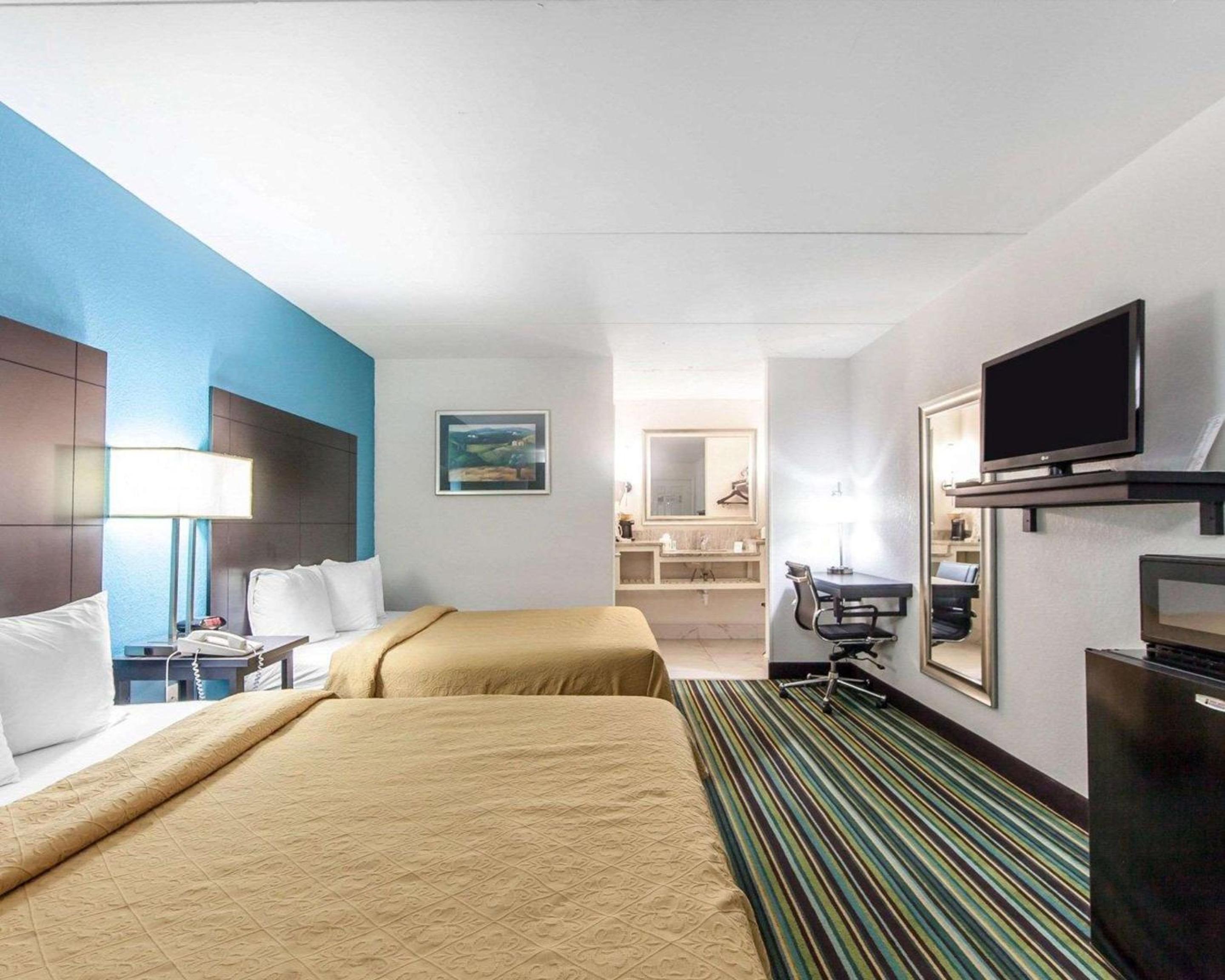 Double Room with Two Double Beds - Non-Smoking photo 2