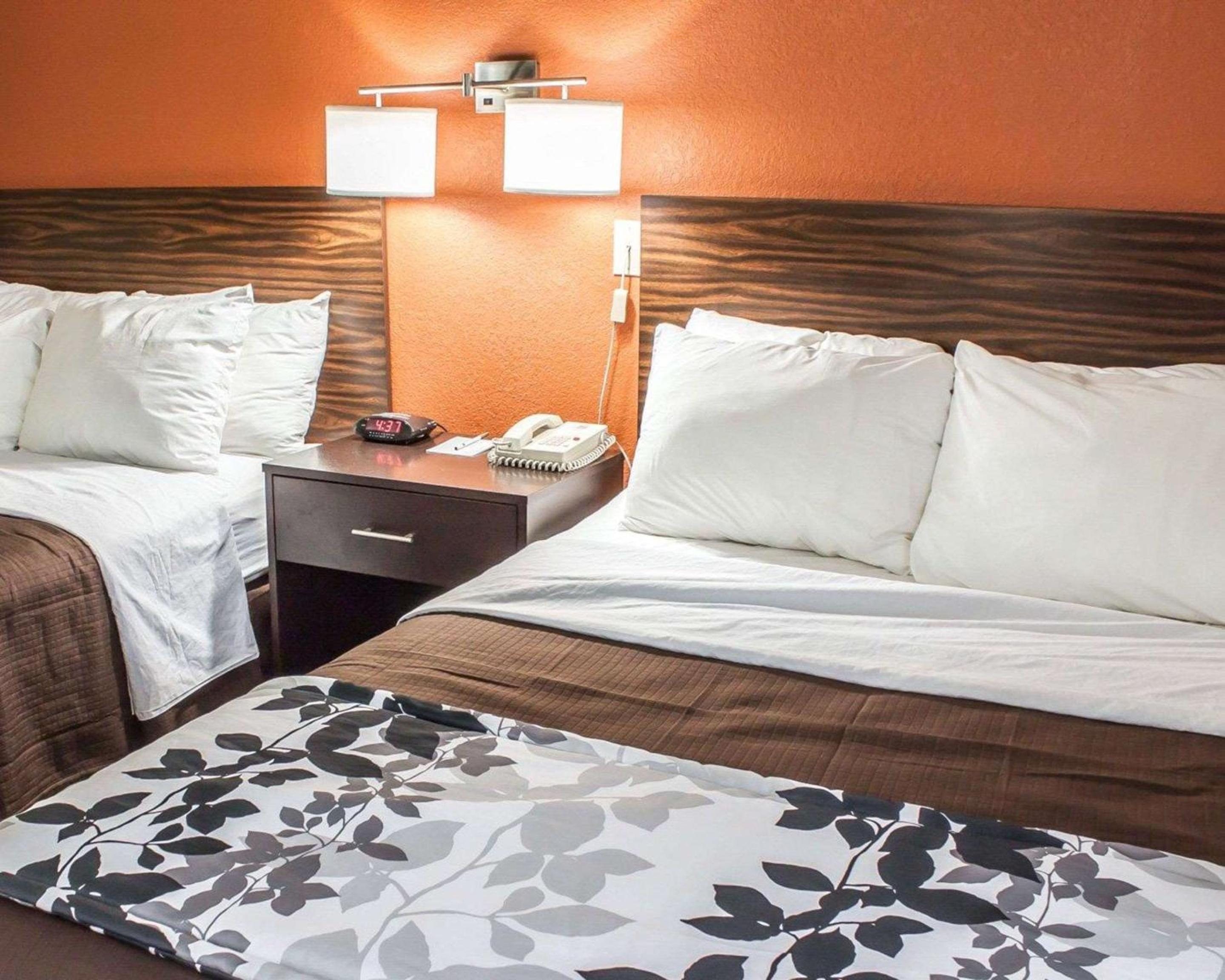 Double Room with Two Double Beds - Non-Smoking - Photo 1