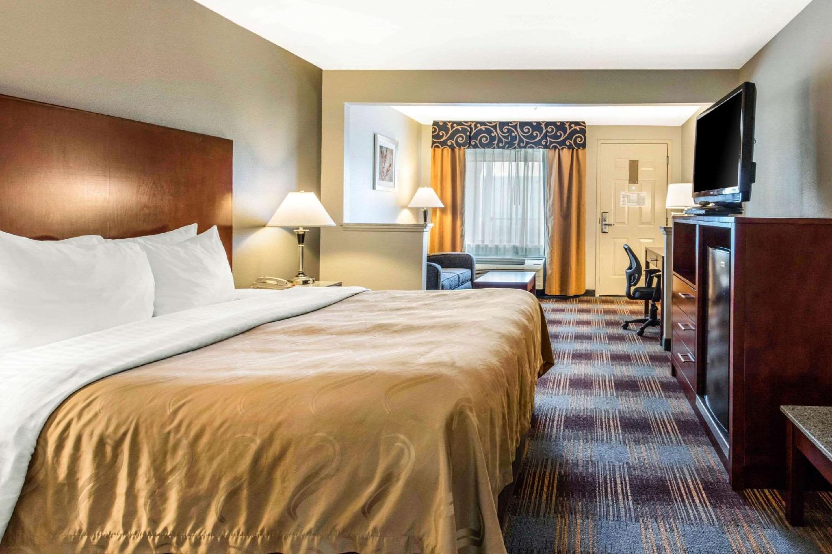 King Room - Accessible/Non-Smoking photo 1