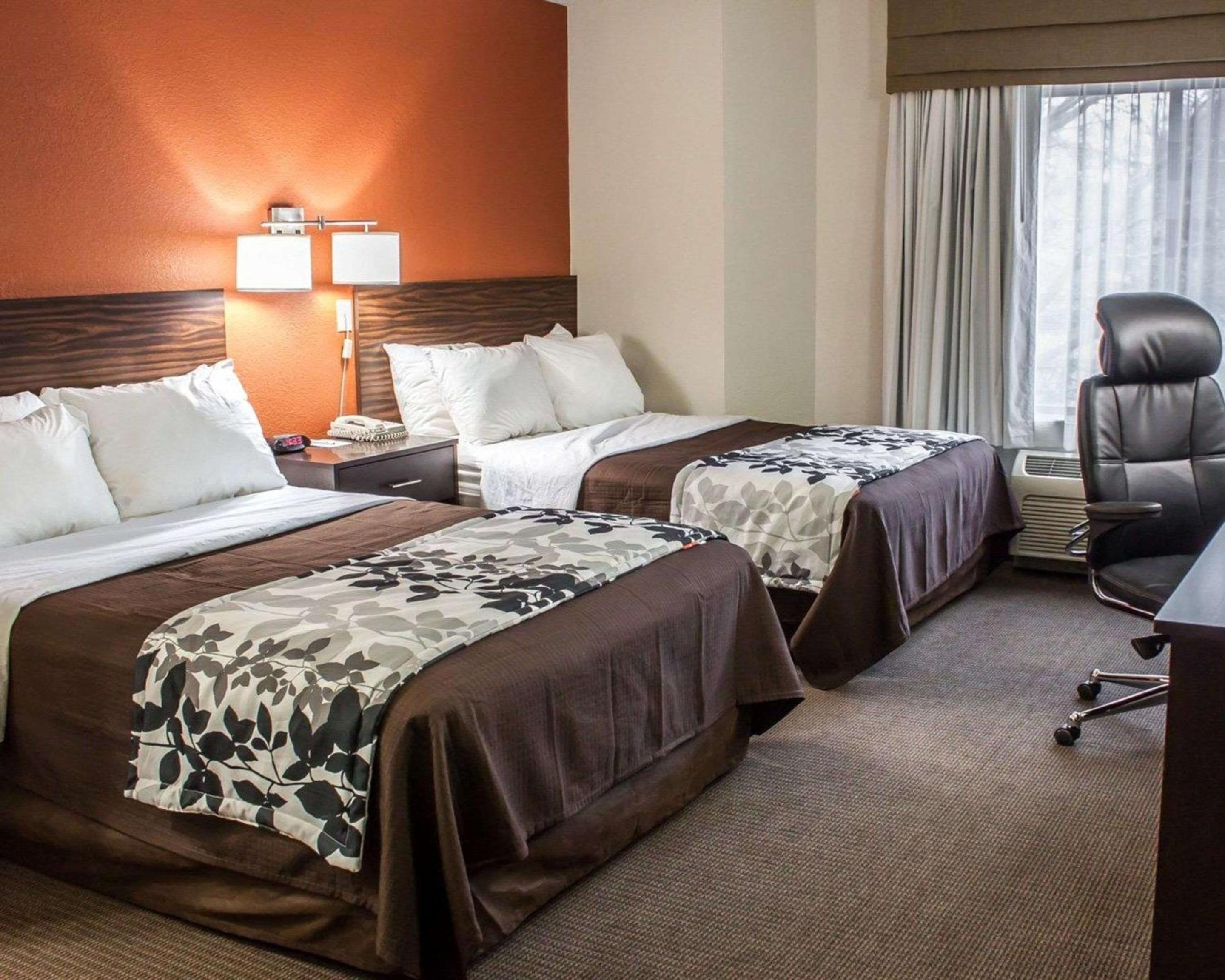 Double Room with Two Double Beds - Non-Smoking - Photo 4
