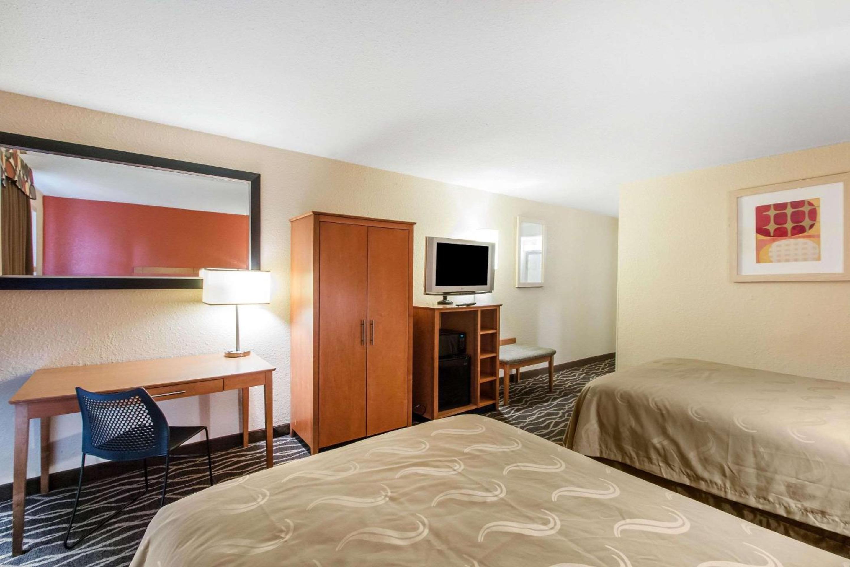 Double Room with Two Double Beds - Disability Access - Photo 6