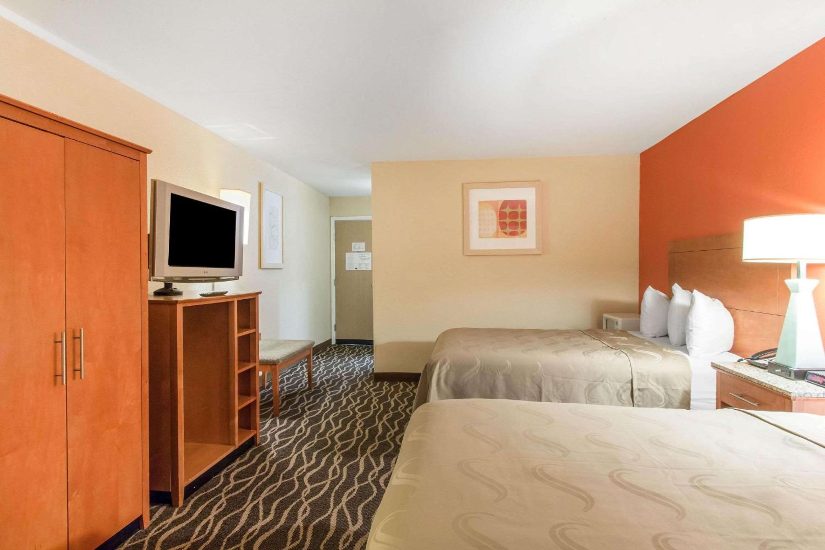 Double Room with Two Double Beds - Photo 4