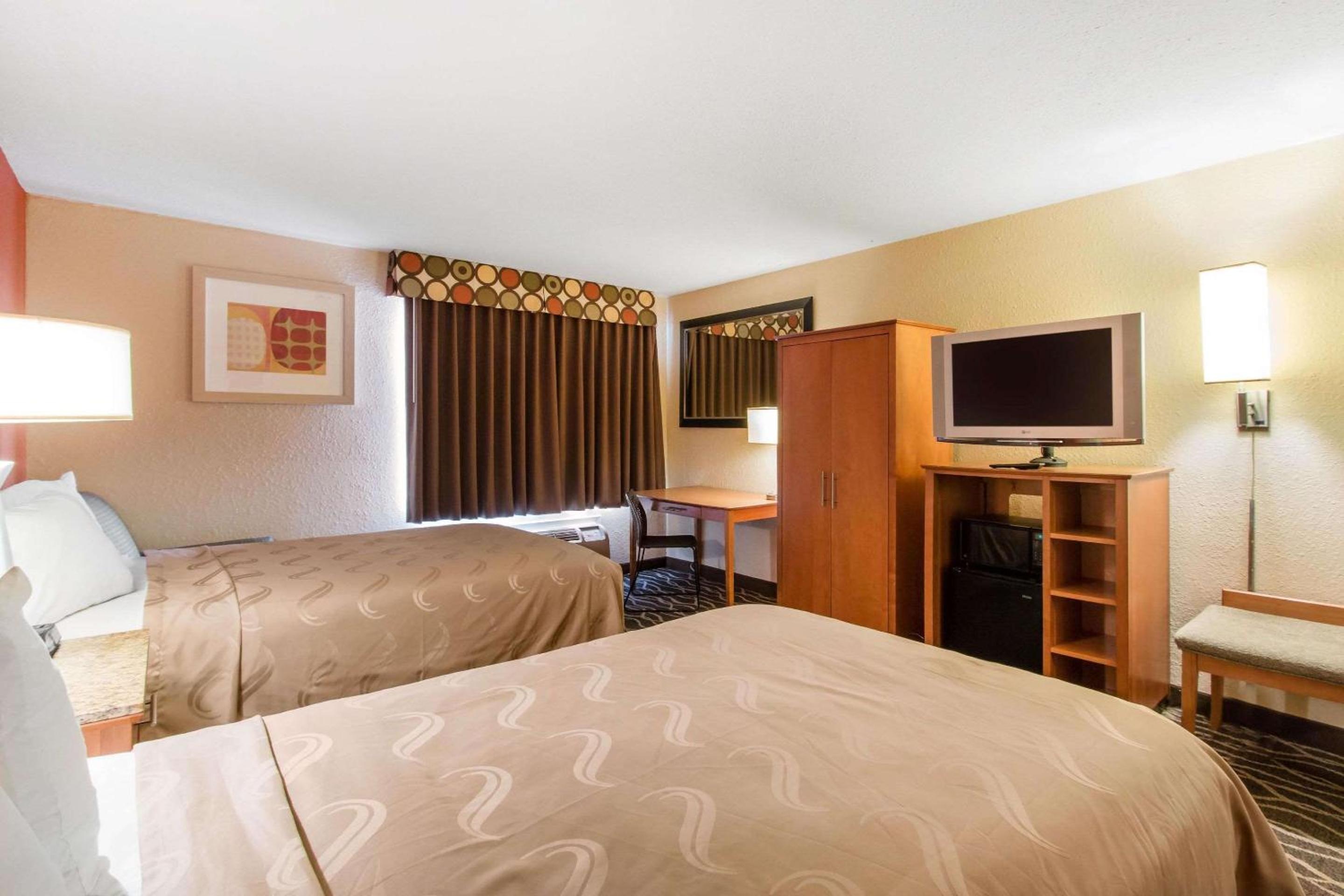 Double Room with Two Double Beds - Photo 6