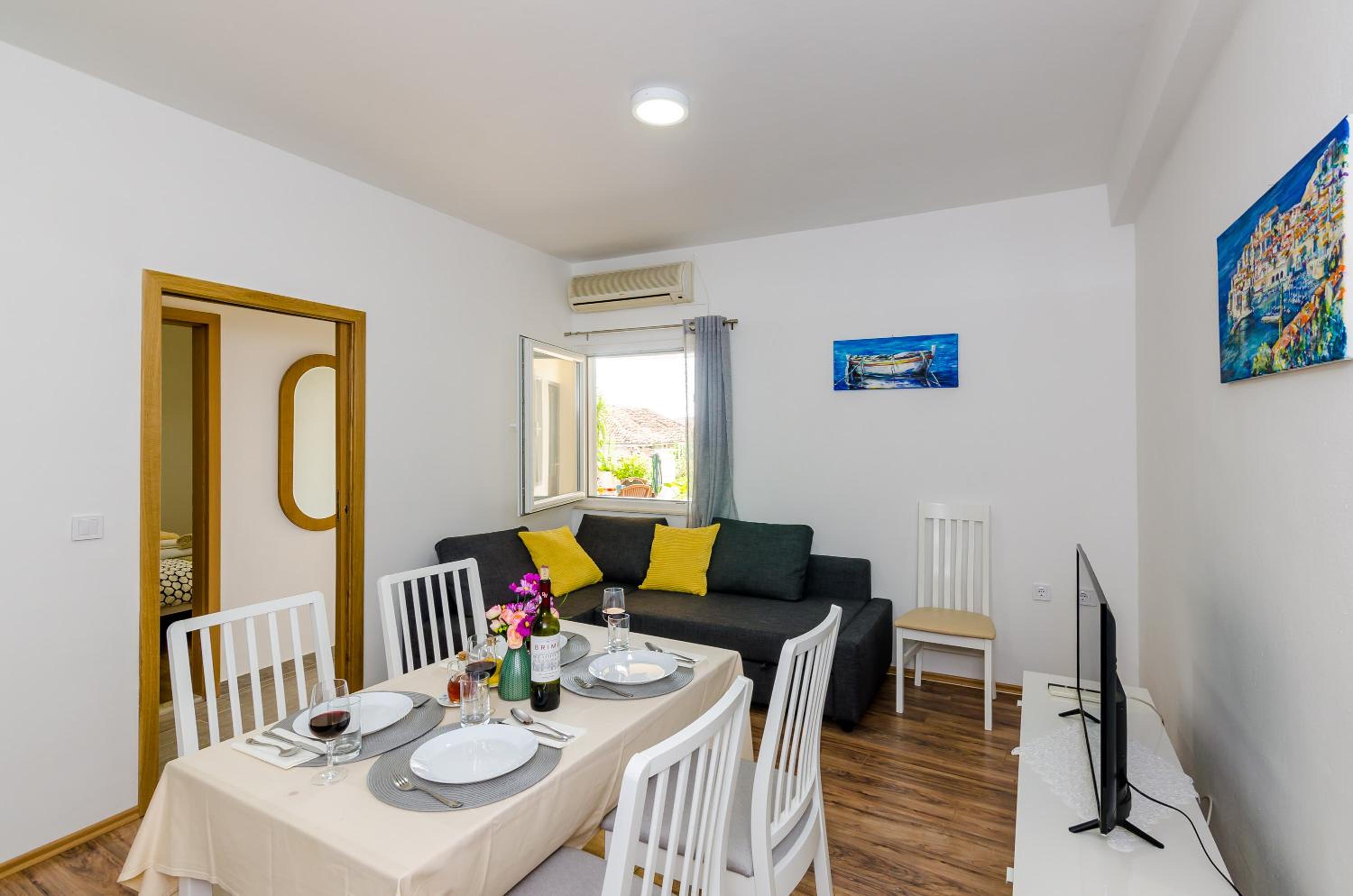 One Bedroom Apartment with Terrace
