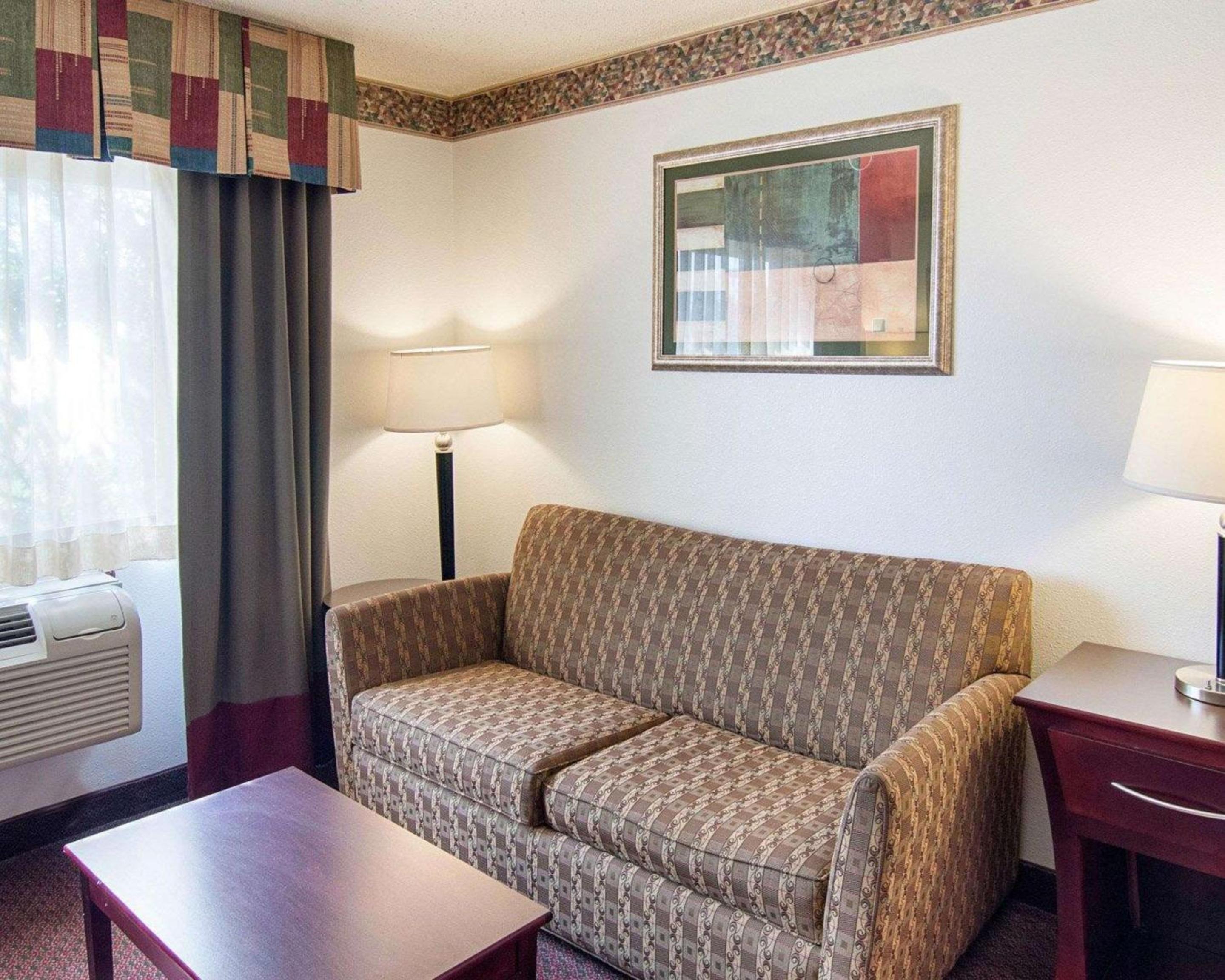 King Suite - Accessible/Smoking