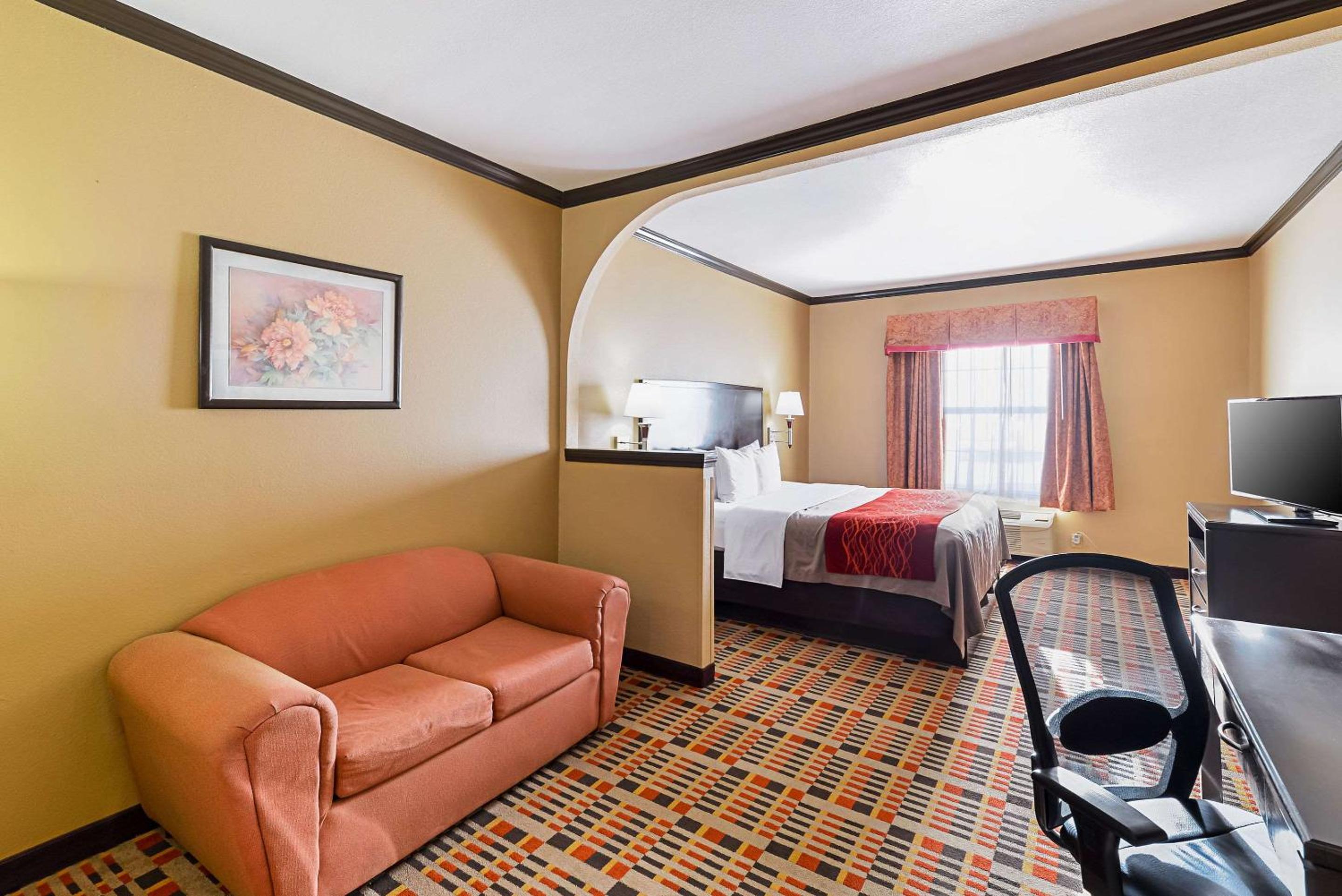 King Suite - Non-Smoking - Photo 1