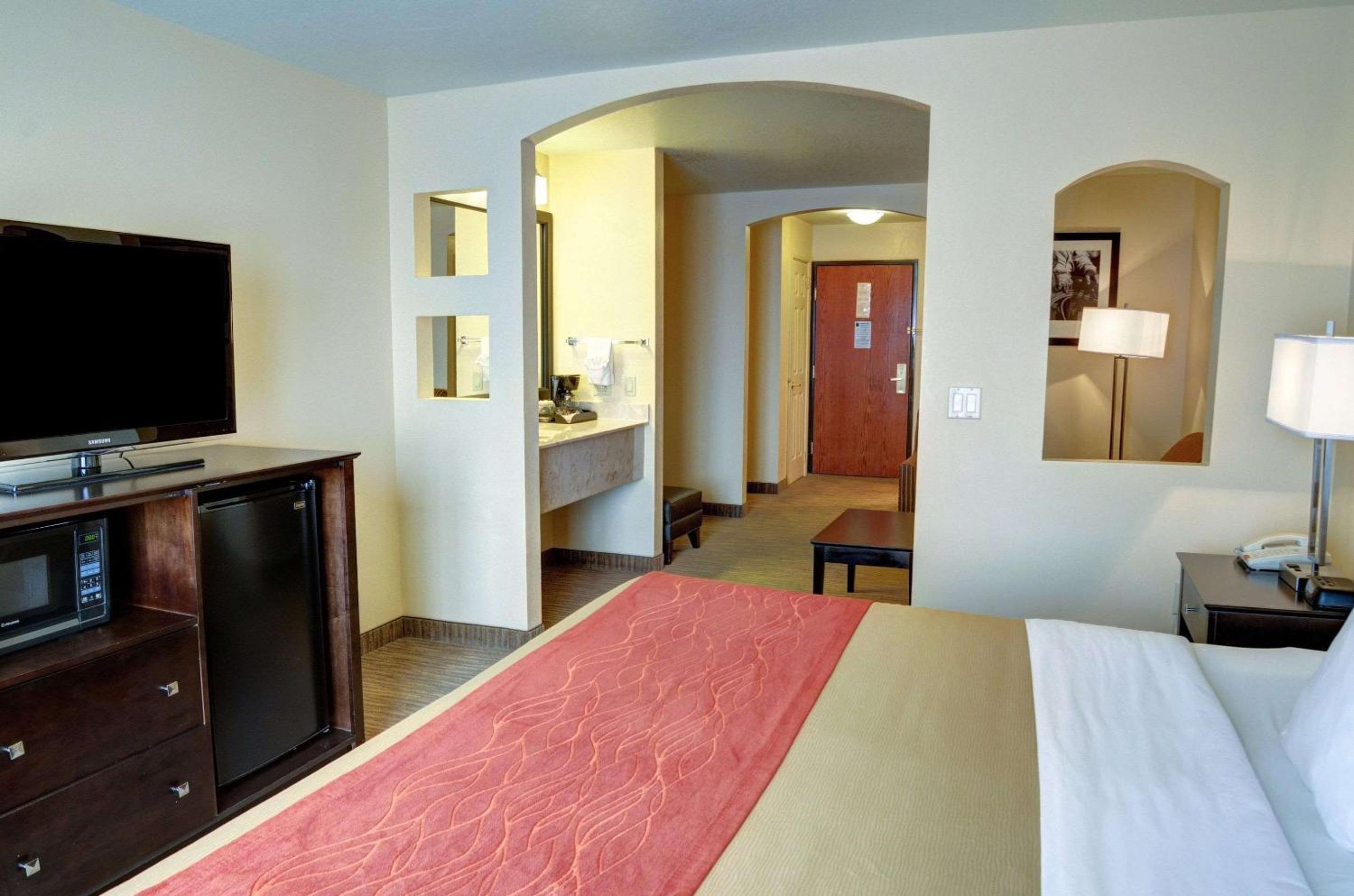 King Suite - Photo 3