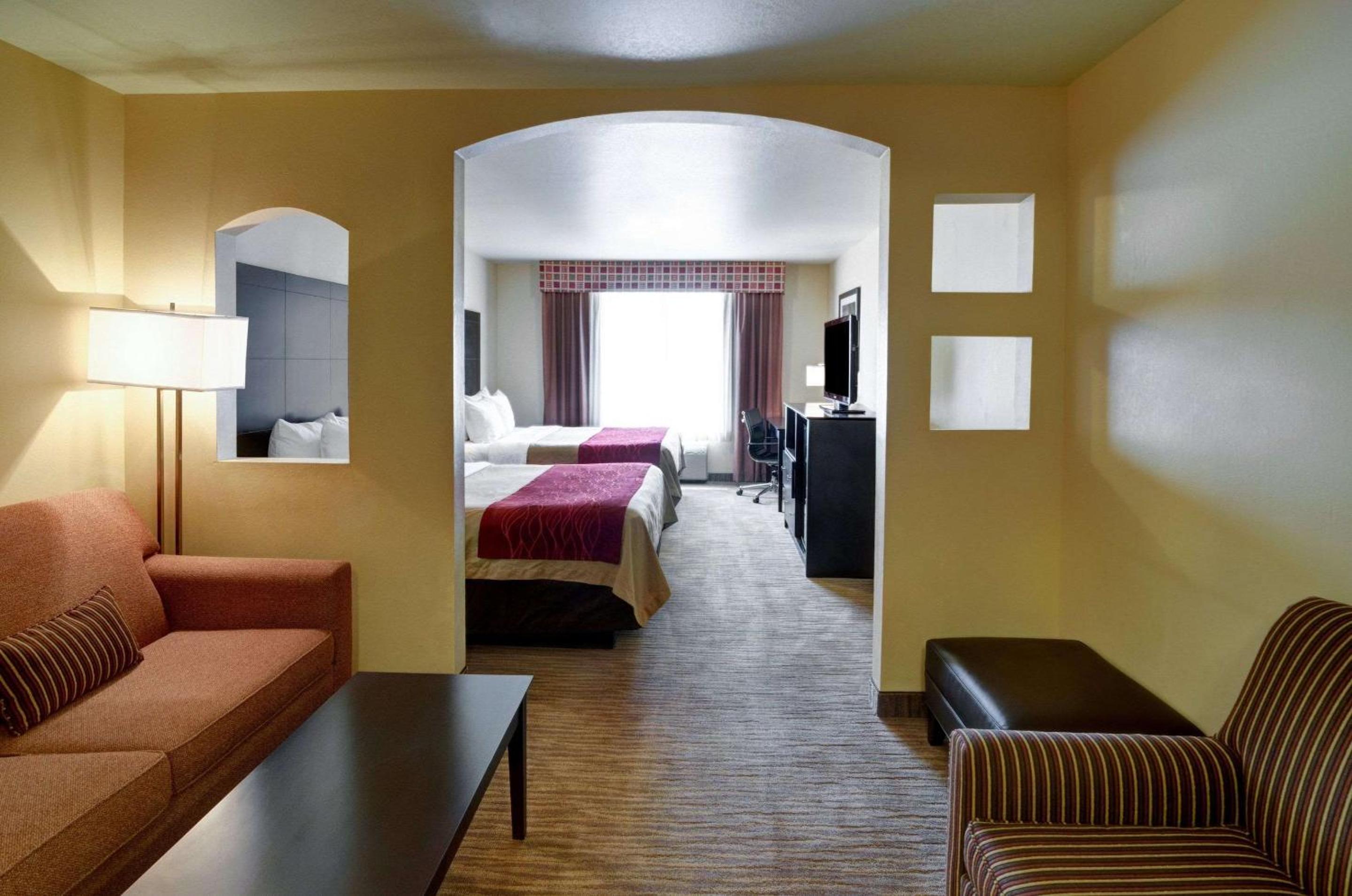 Queen Suite - Photo 3