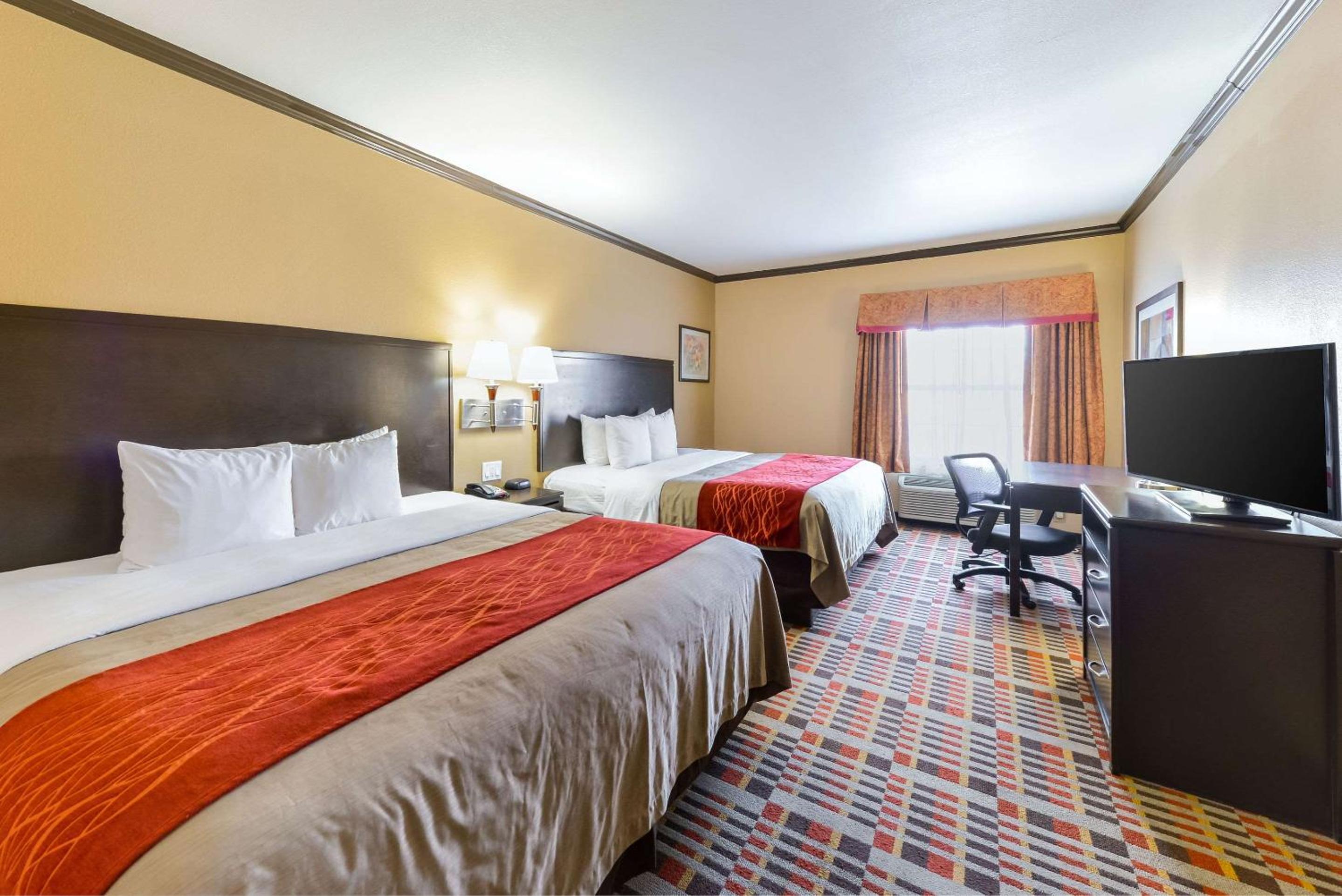 King Room with Two King Beds - Non-Smoking - Photo 1