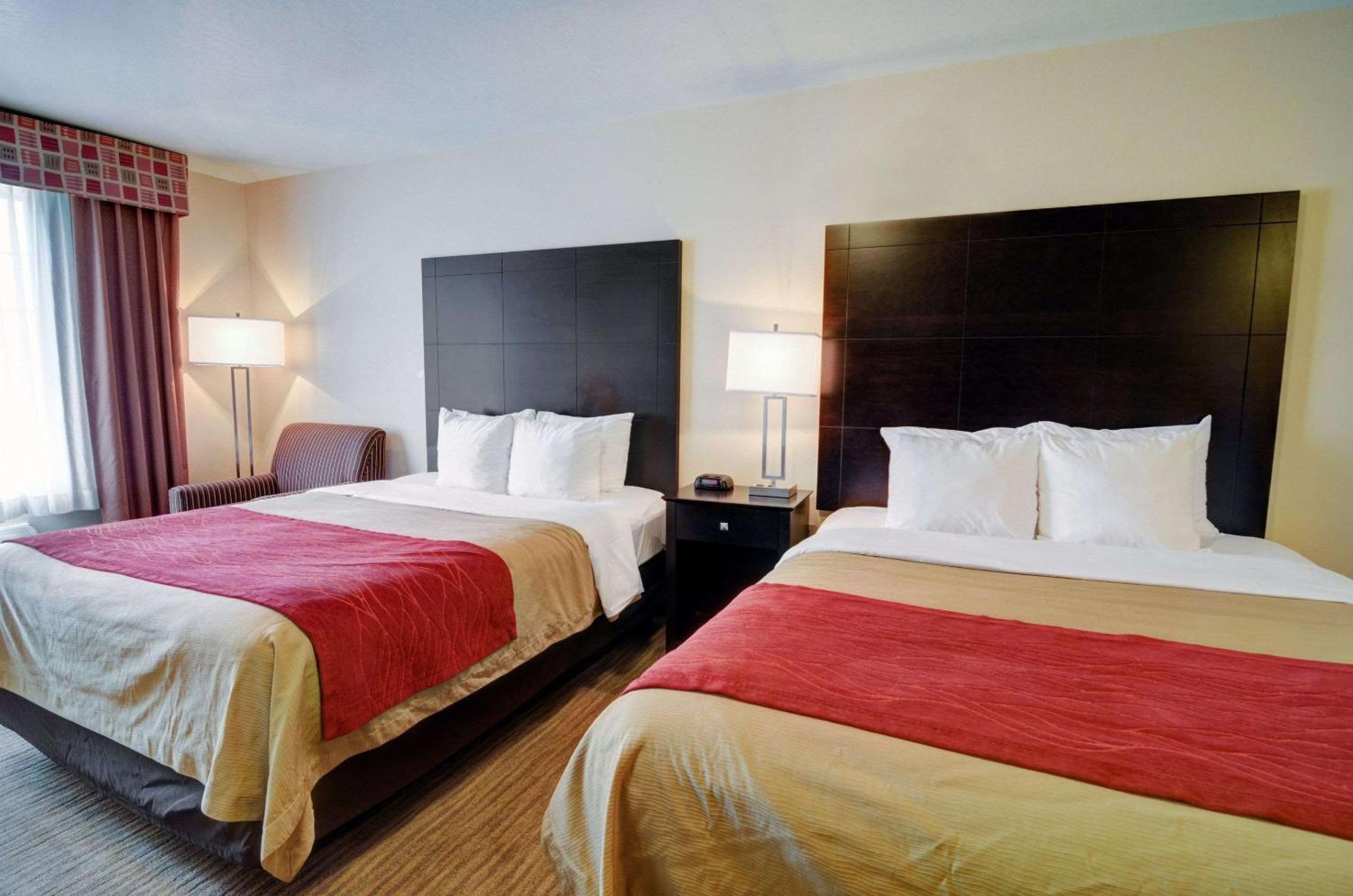 Queen Suite - Photo 2