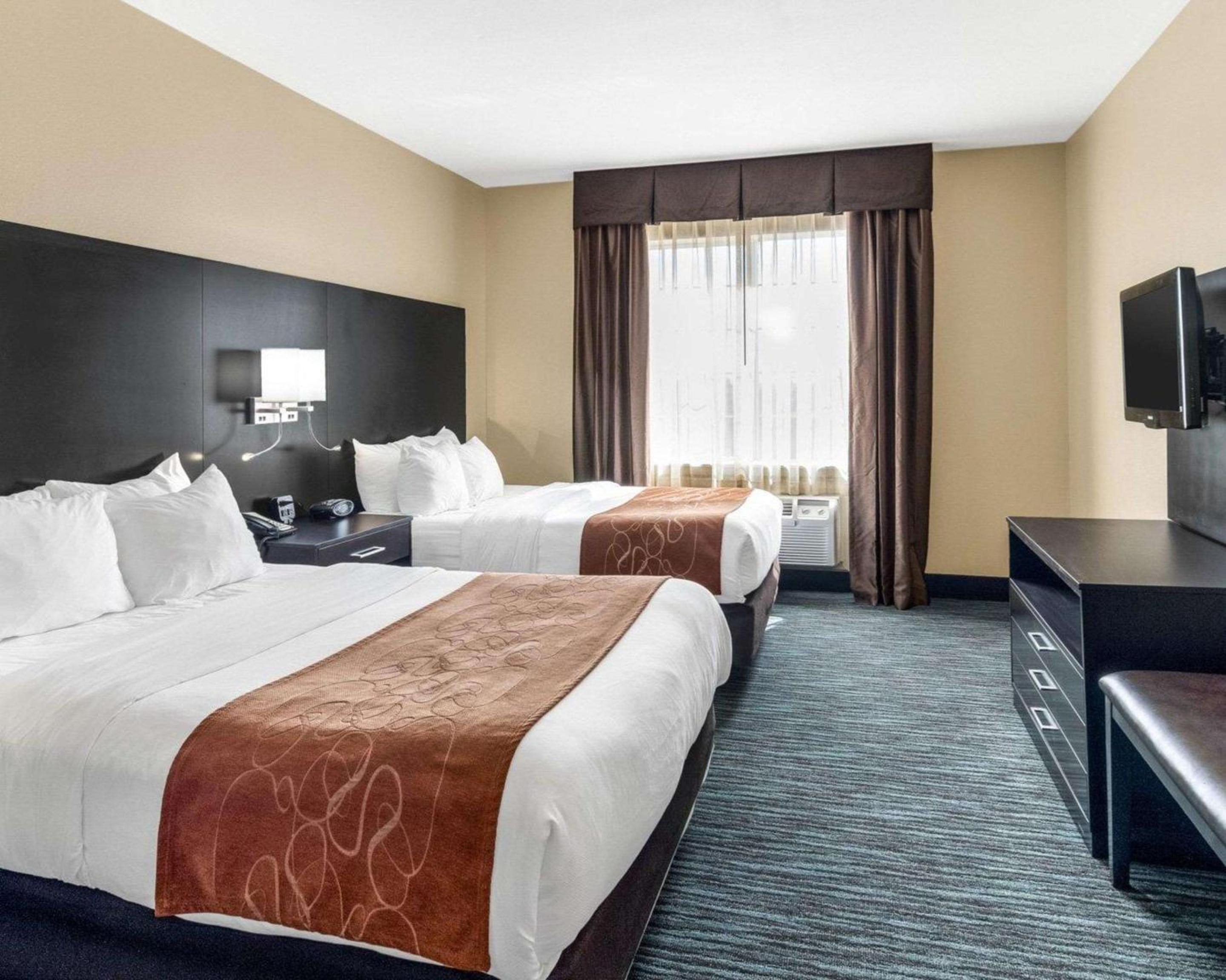 Queen Suite with Two Queen Beds - Non-Smoking - Photo 2