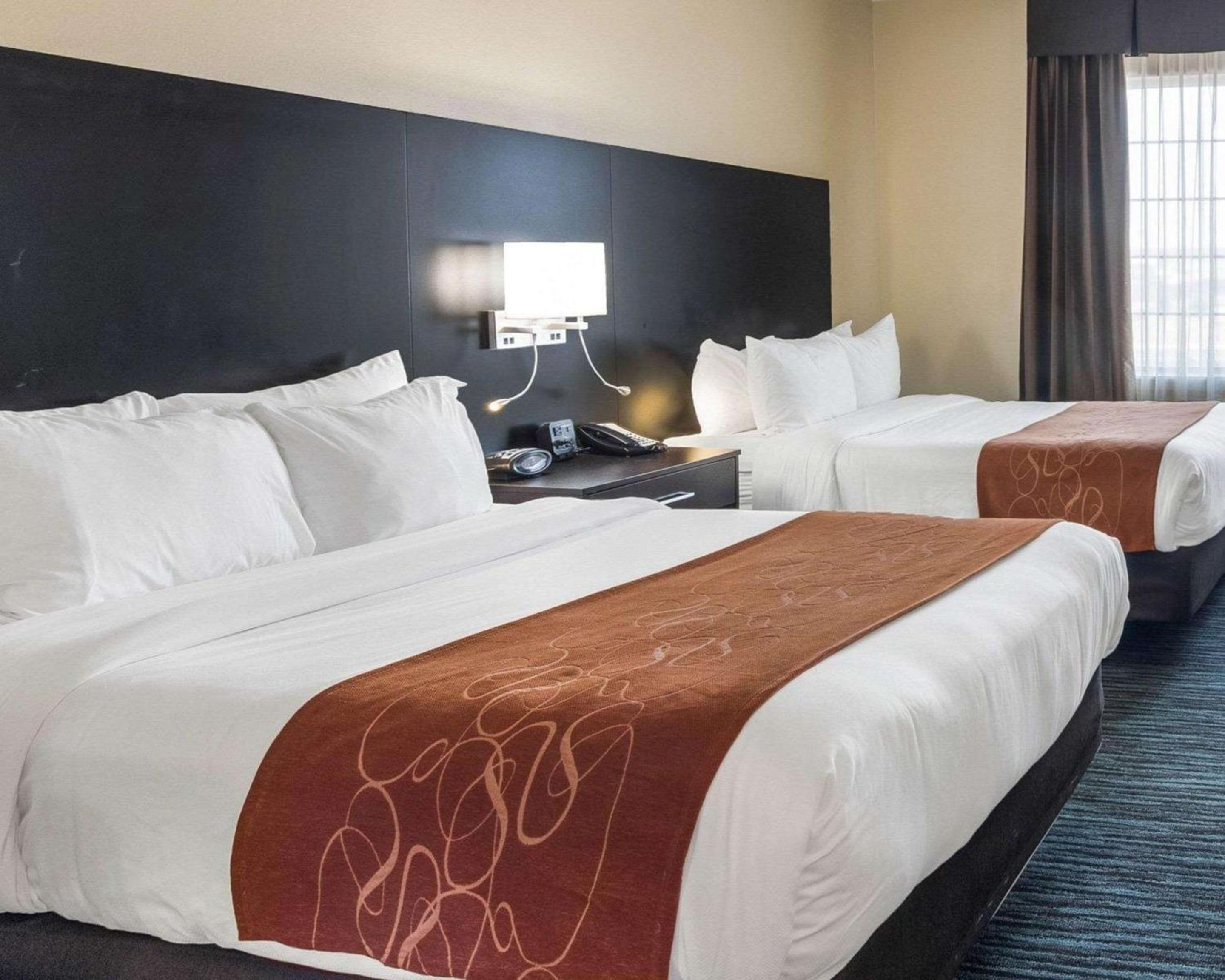 Queen Suite with Two Queen Beds - Non-Smoking - Photo 7