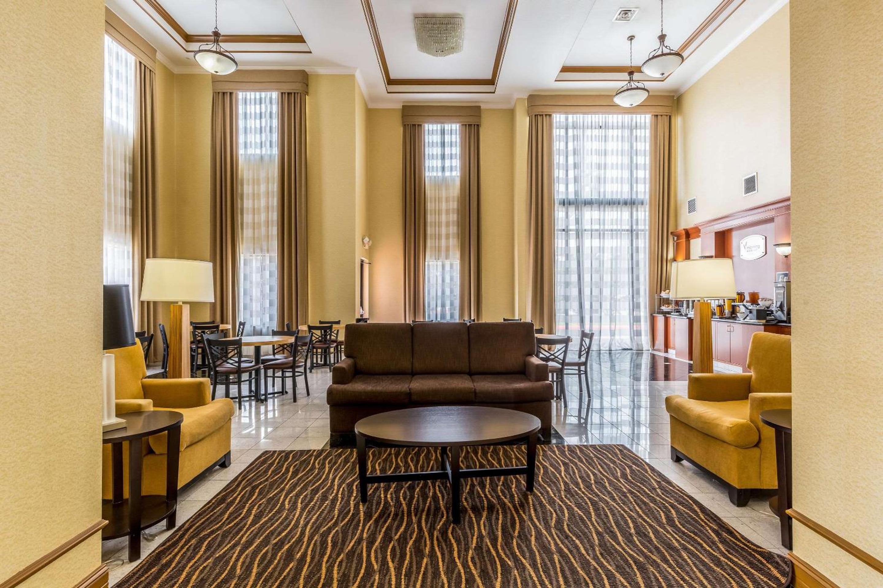 King Room - Non-Smoking - Photo 6