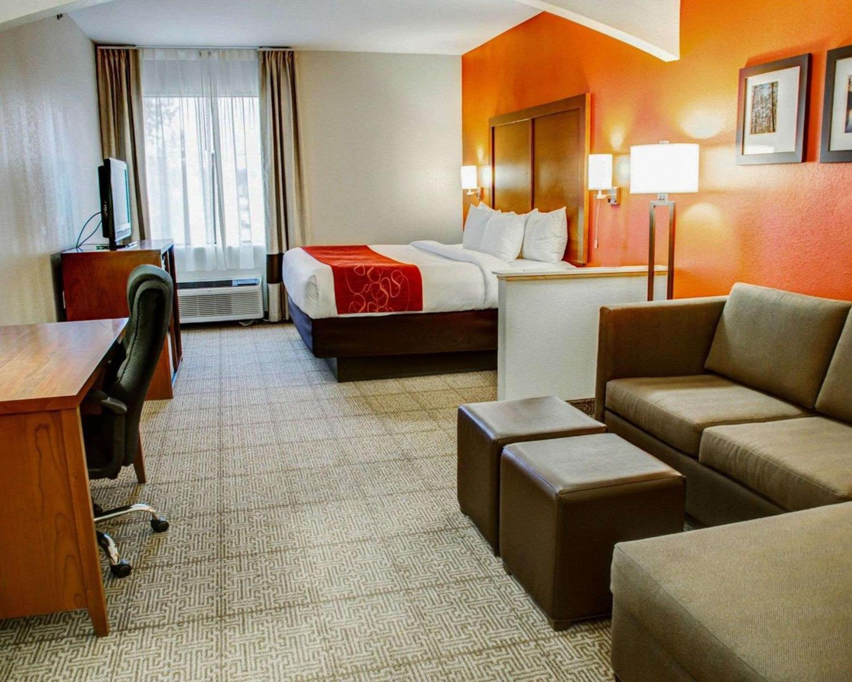 King Suite - Non-Smoking - Photo 1