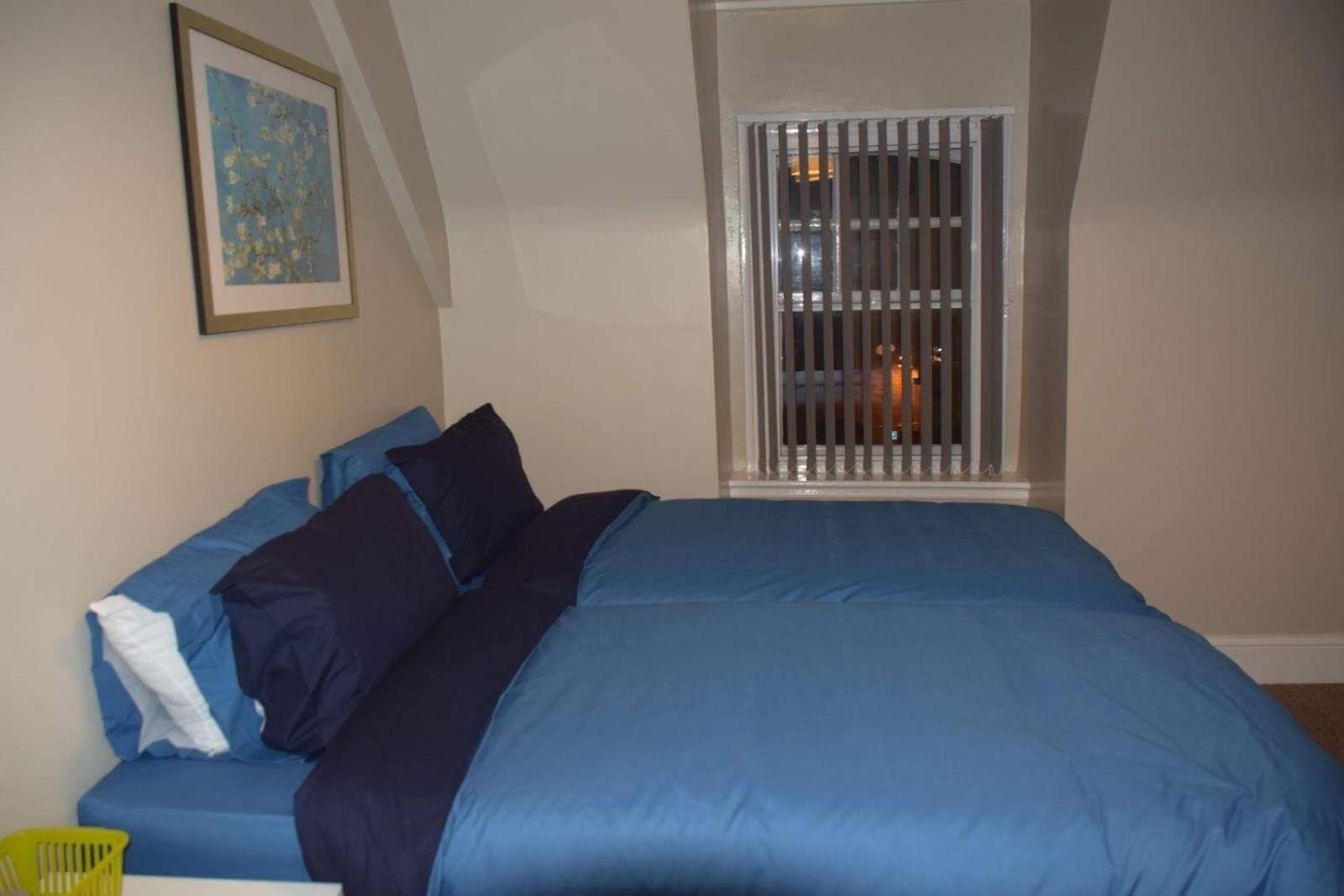 Double or Twin Room with Bathroom - Photo 7