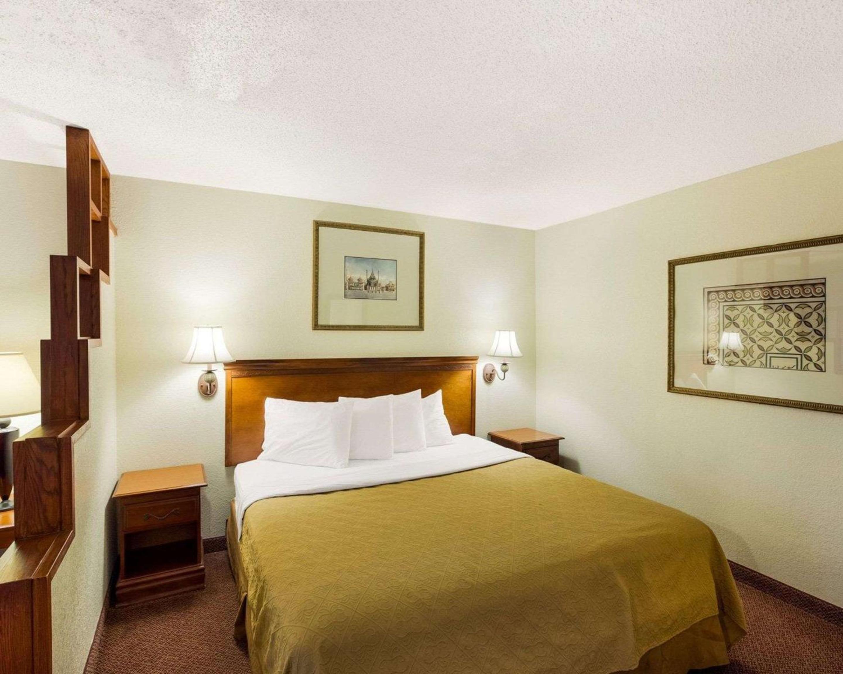 King Room - Non-Smoking, photo 7