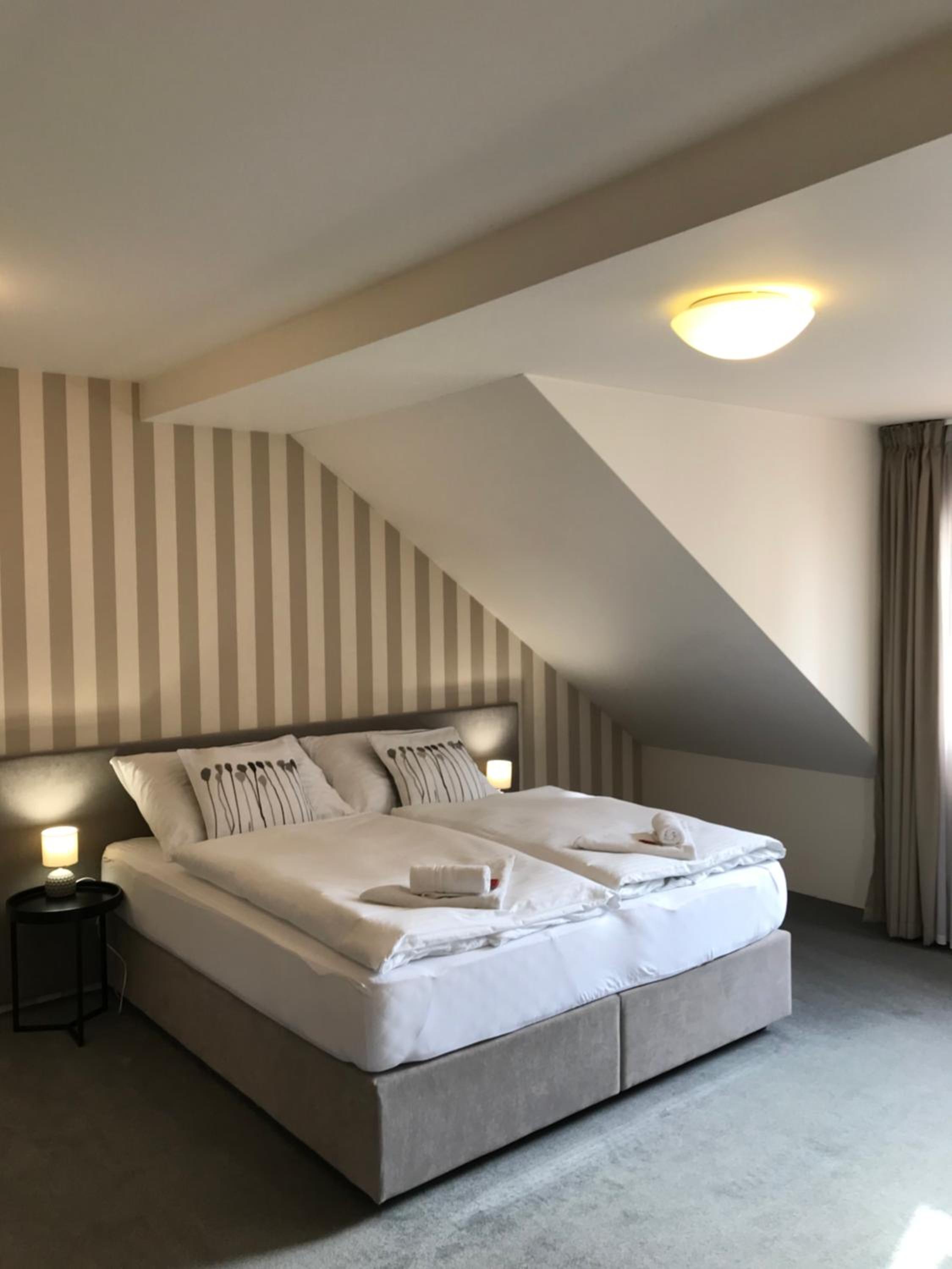 Comfort  Business Triple Room With Street View photo 1