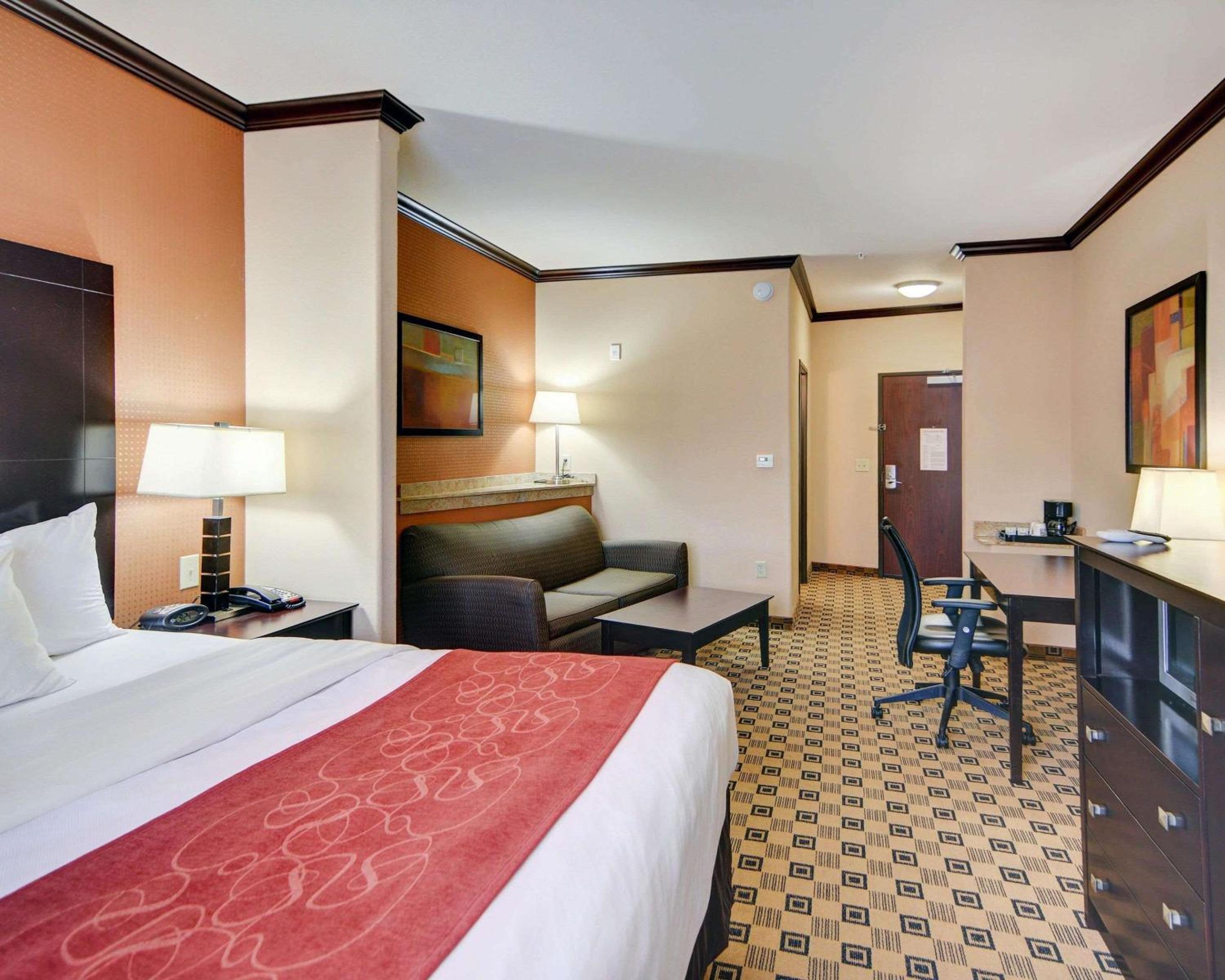 King Suite - Non-Smoking - Photo 1