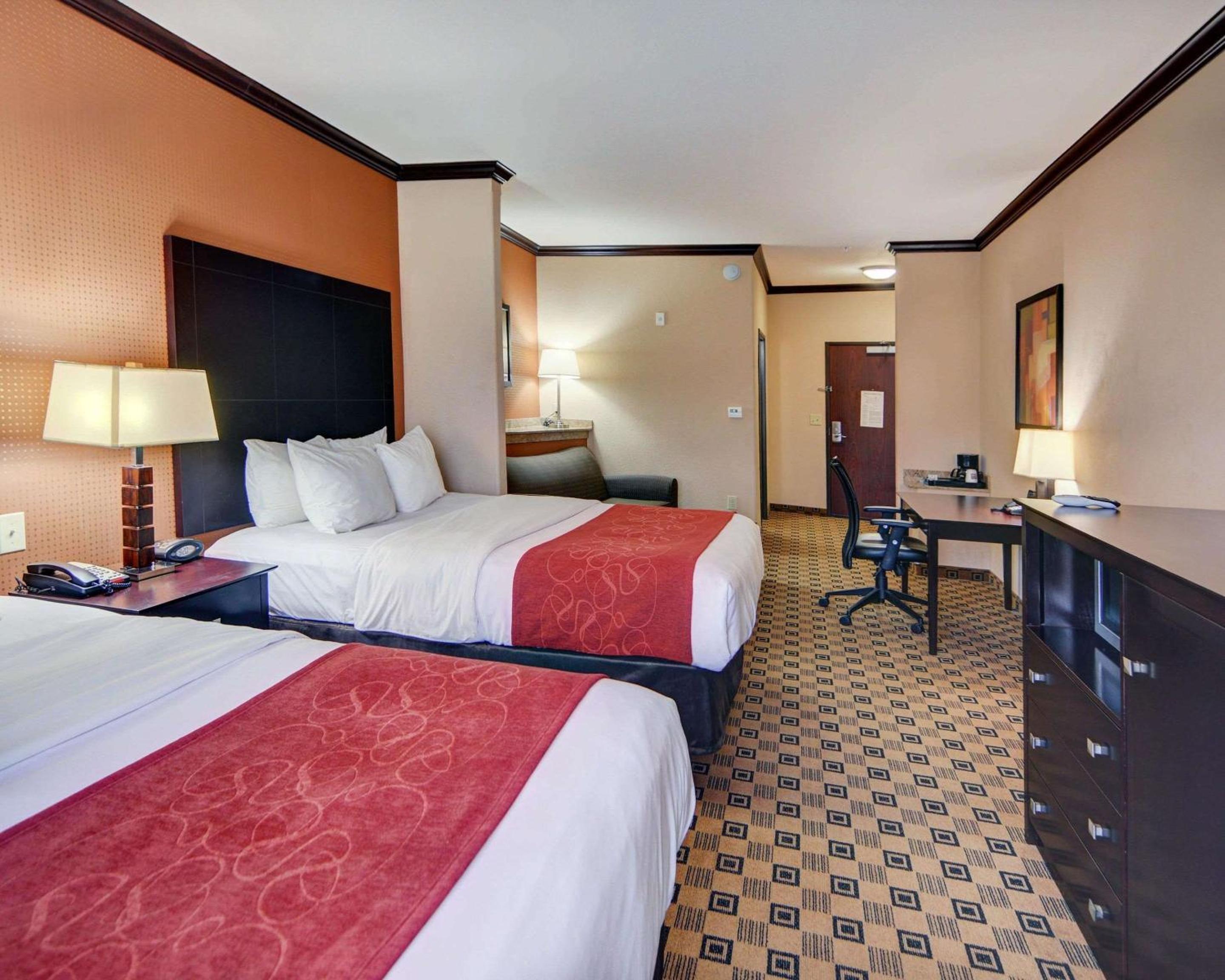 Queen Suite - Disability Access/Non-Smoking - Photo 1
