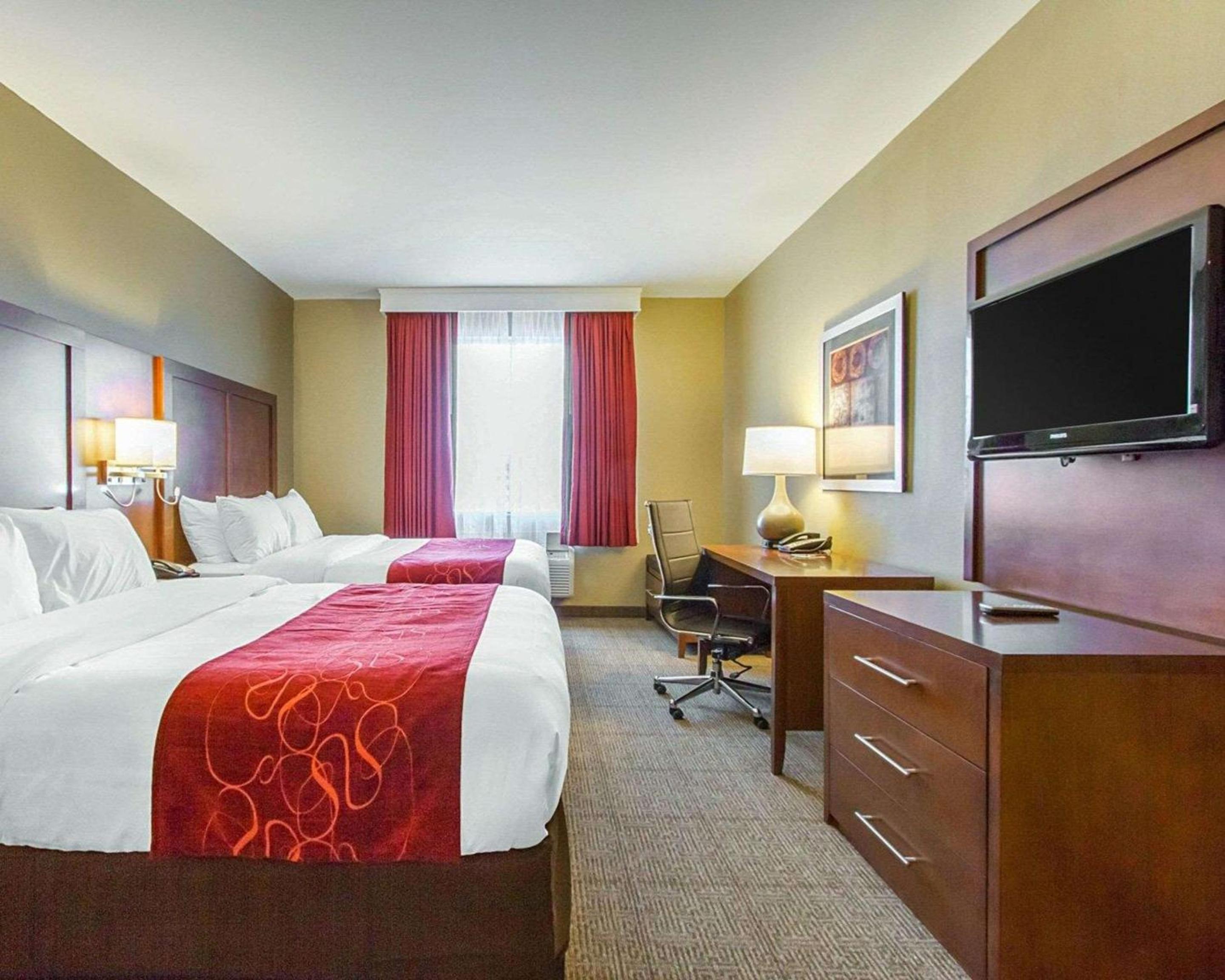 Suite with Two Queen Beds - Non Smoking - Photo 1