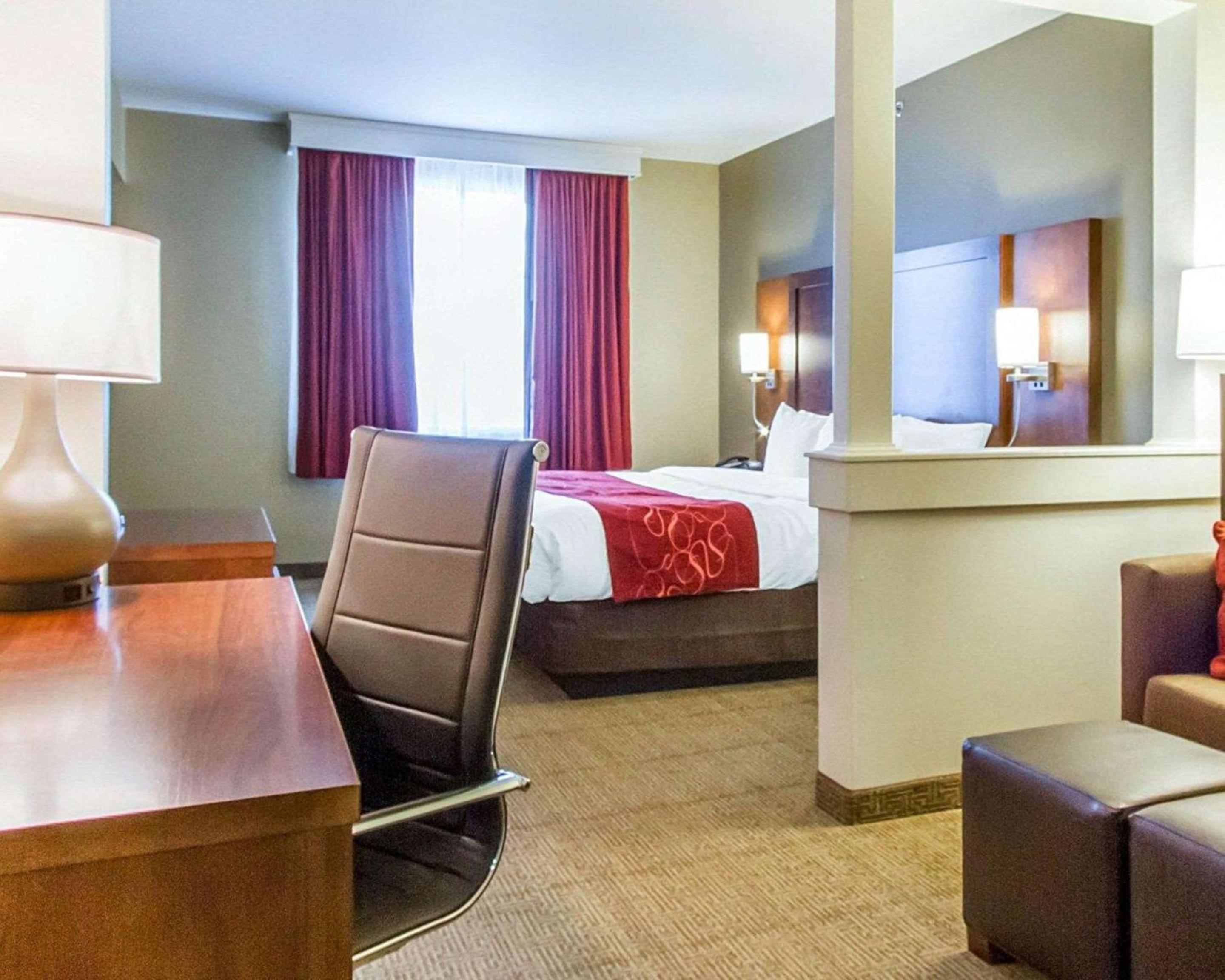 King Suite - Non-Smoking - Photo 1