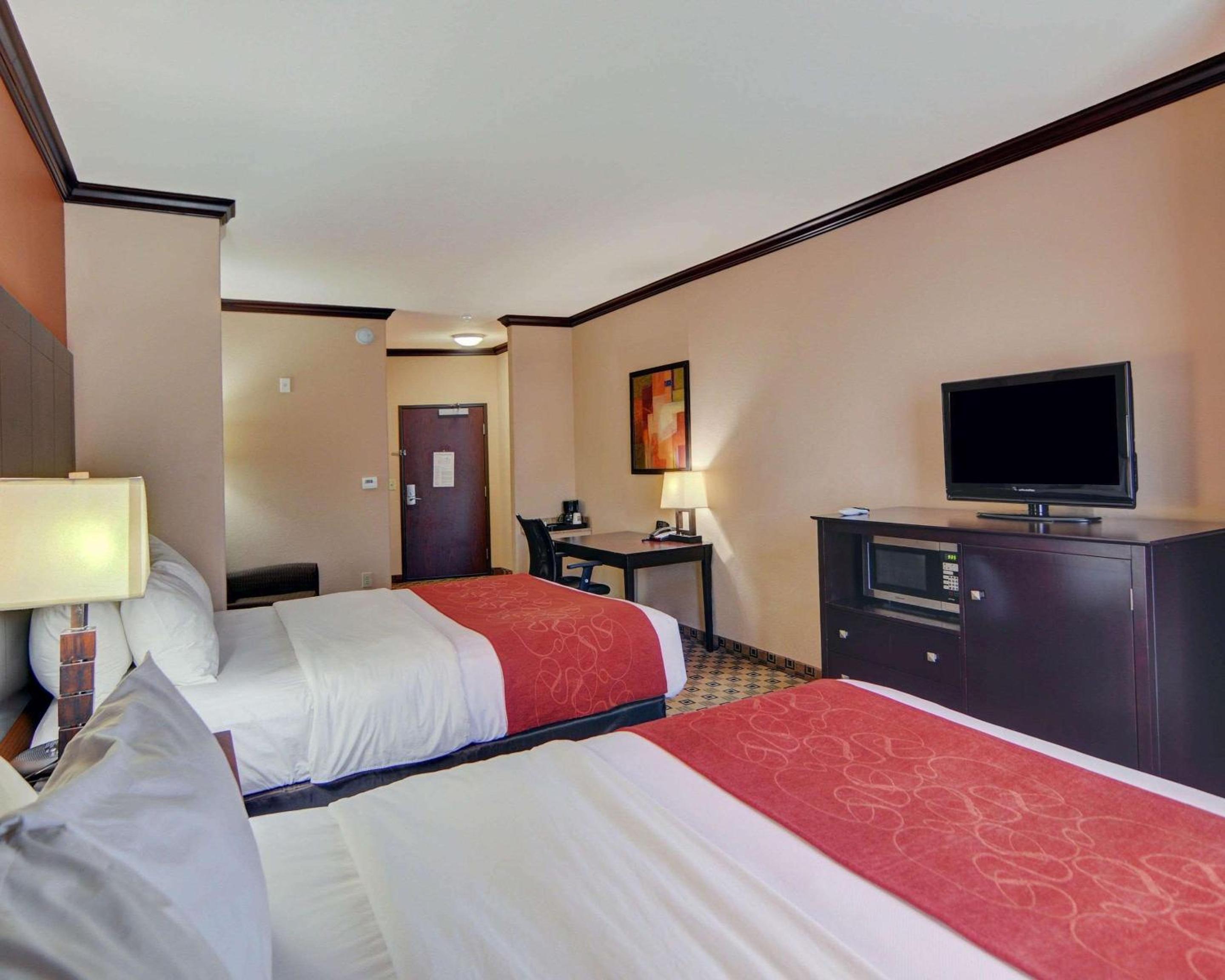 Queen Suite - Disability Access/Non-Smoking - Photo 2