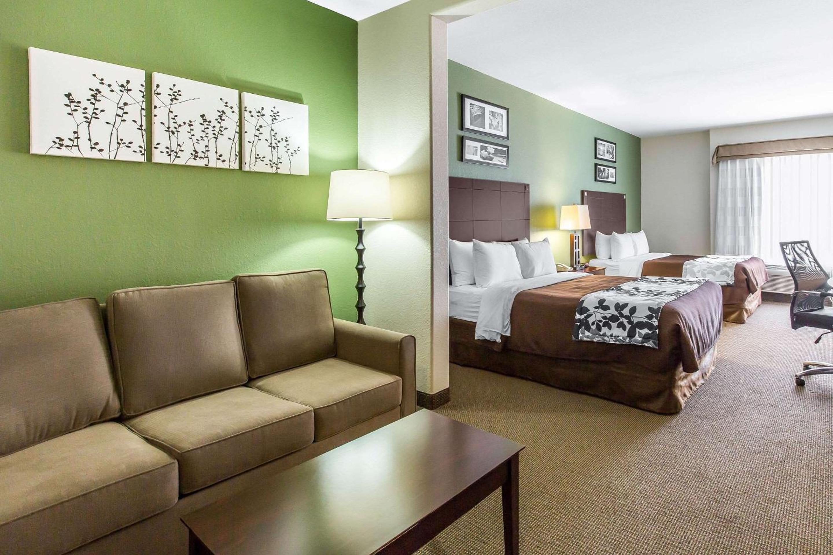 Standard Queen Room with Two Queen Beds - Non Smoking - Photo 12