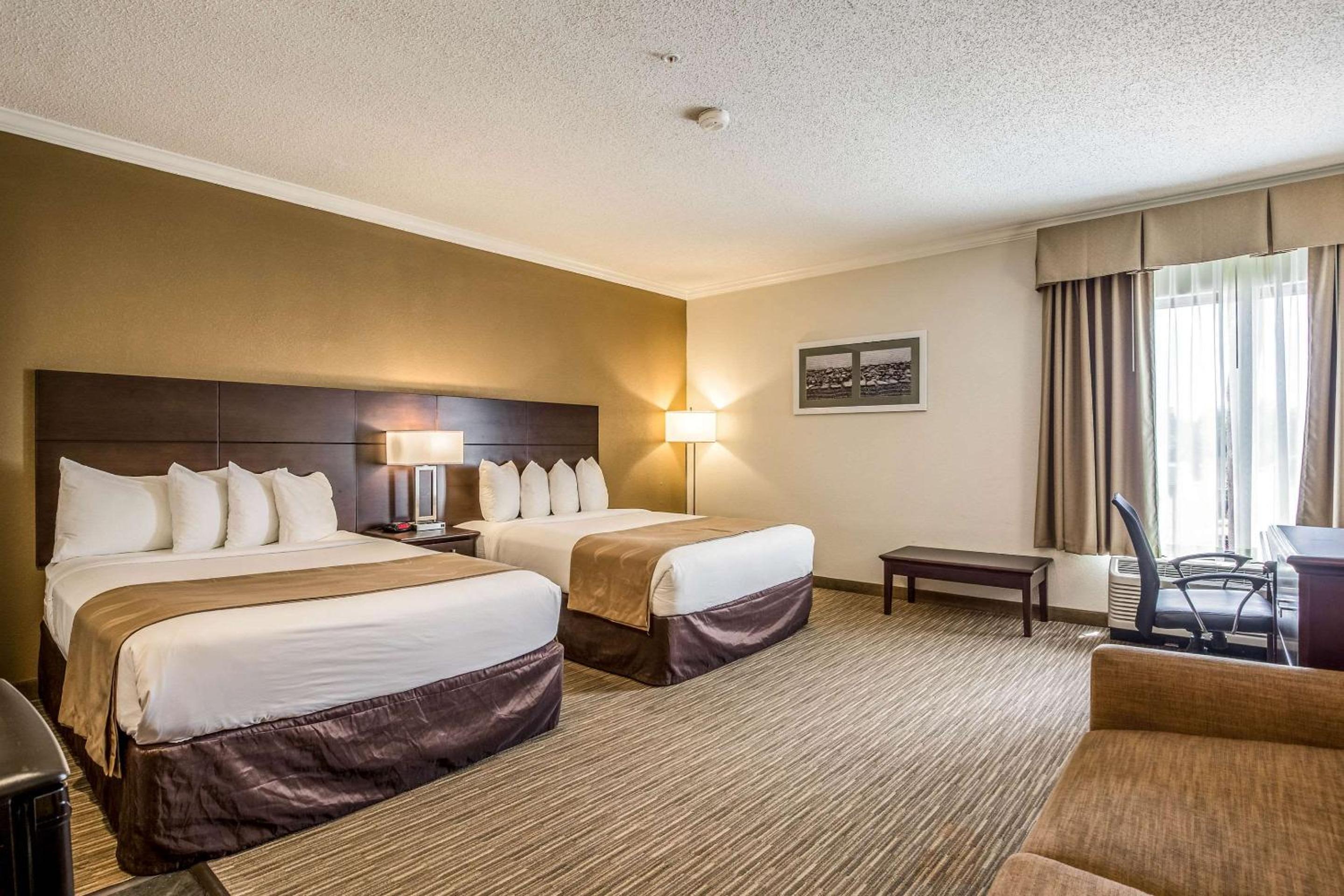 Queen Suite with Two Queen Beds - Non-Smoking - Photo 1