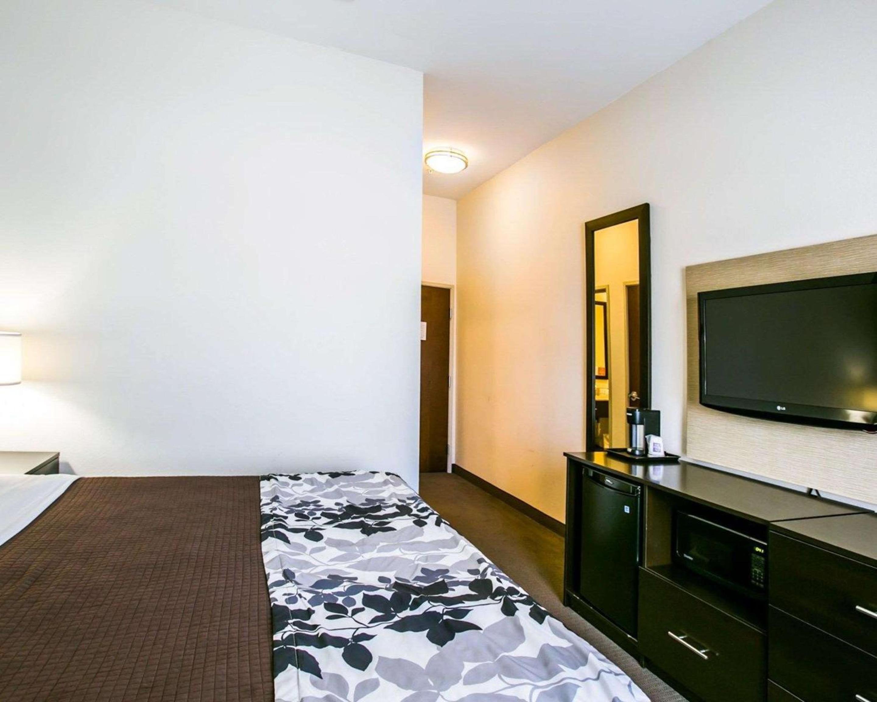 King Room - Non-Smoking - Photo 1
