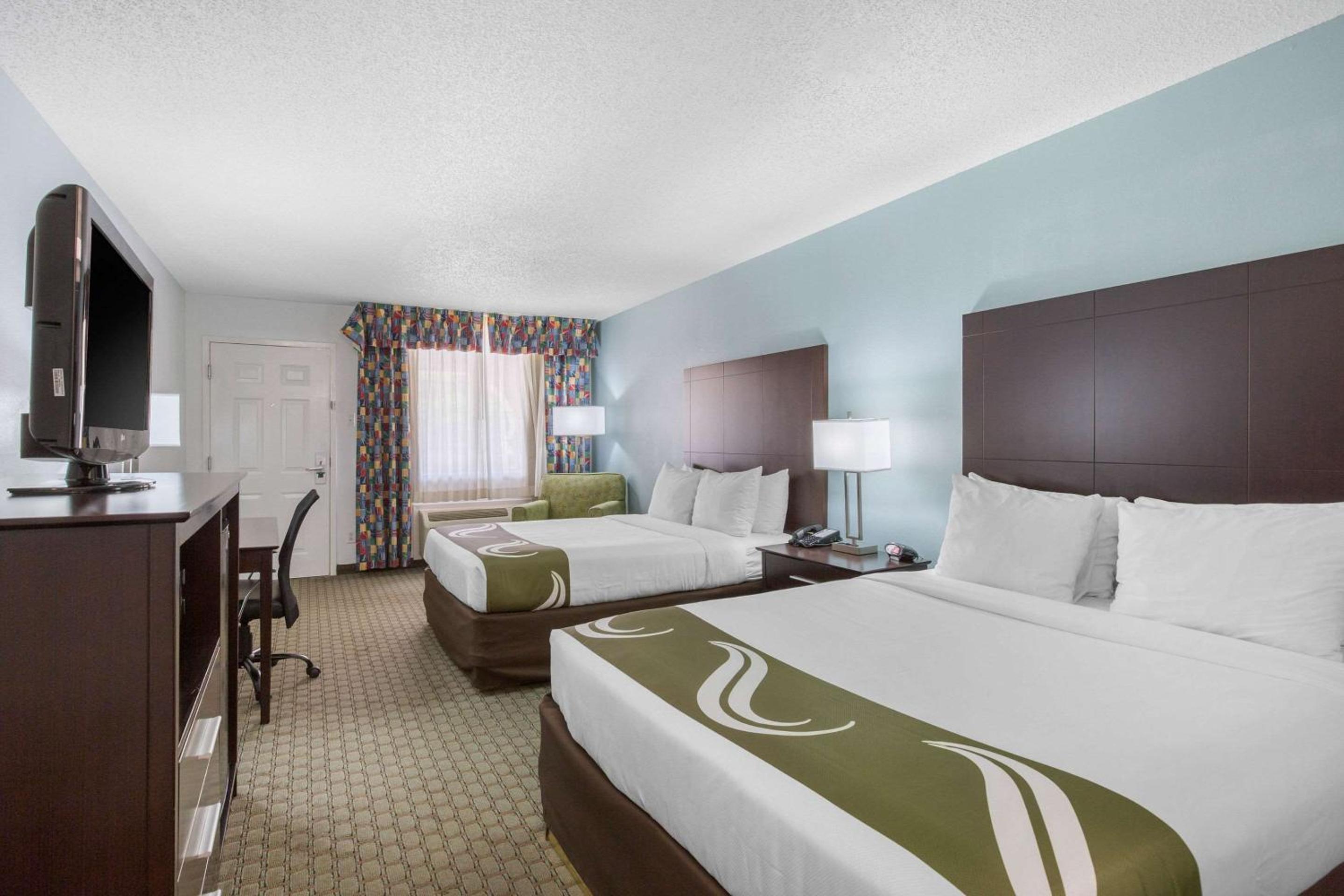 Double Room with Two Double Beds - Photo 1