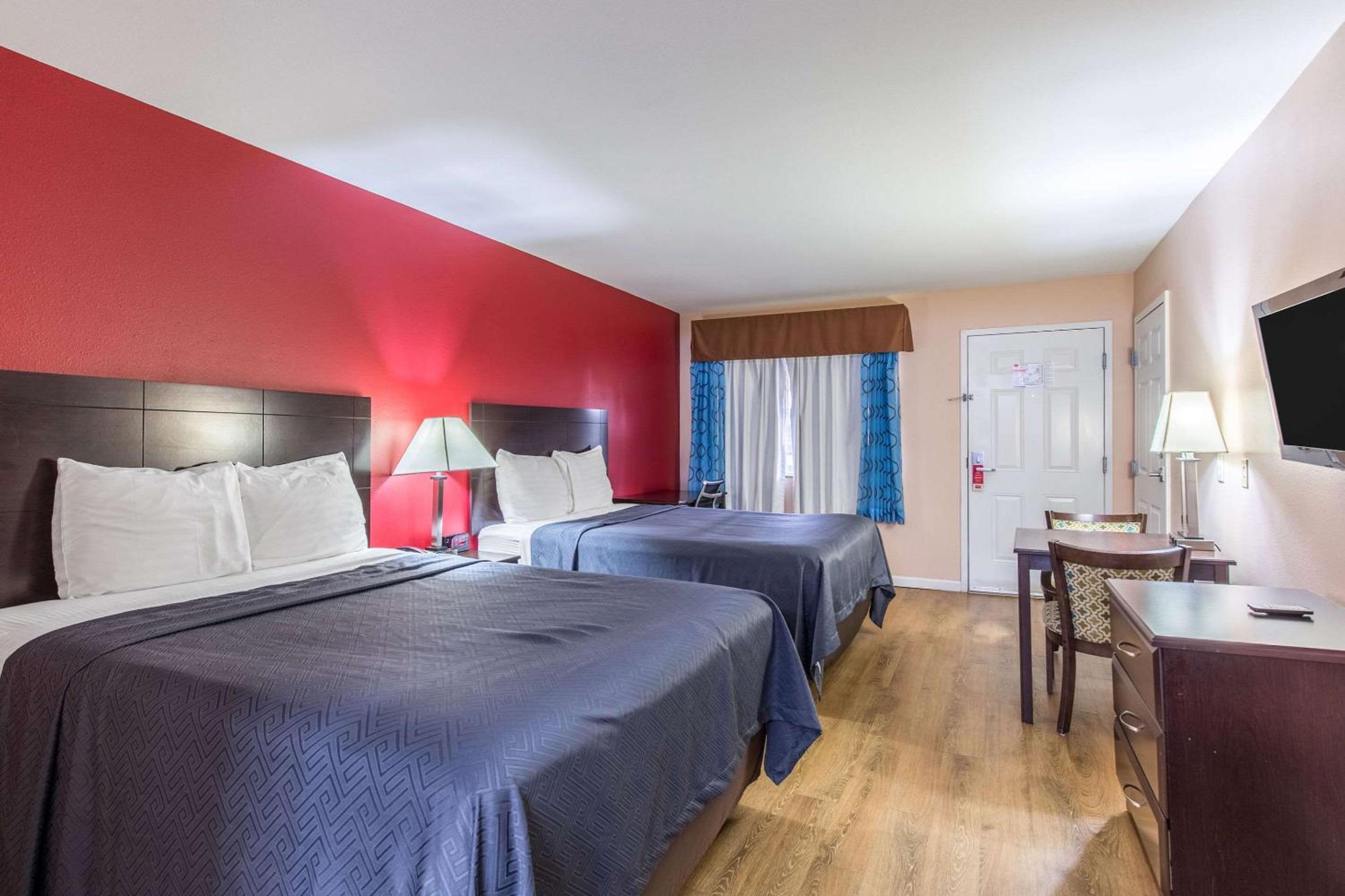 Double Room with Two Double Beds - Non-Smoking - Photo 5