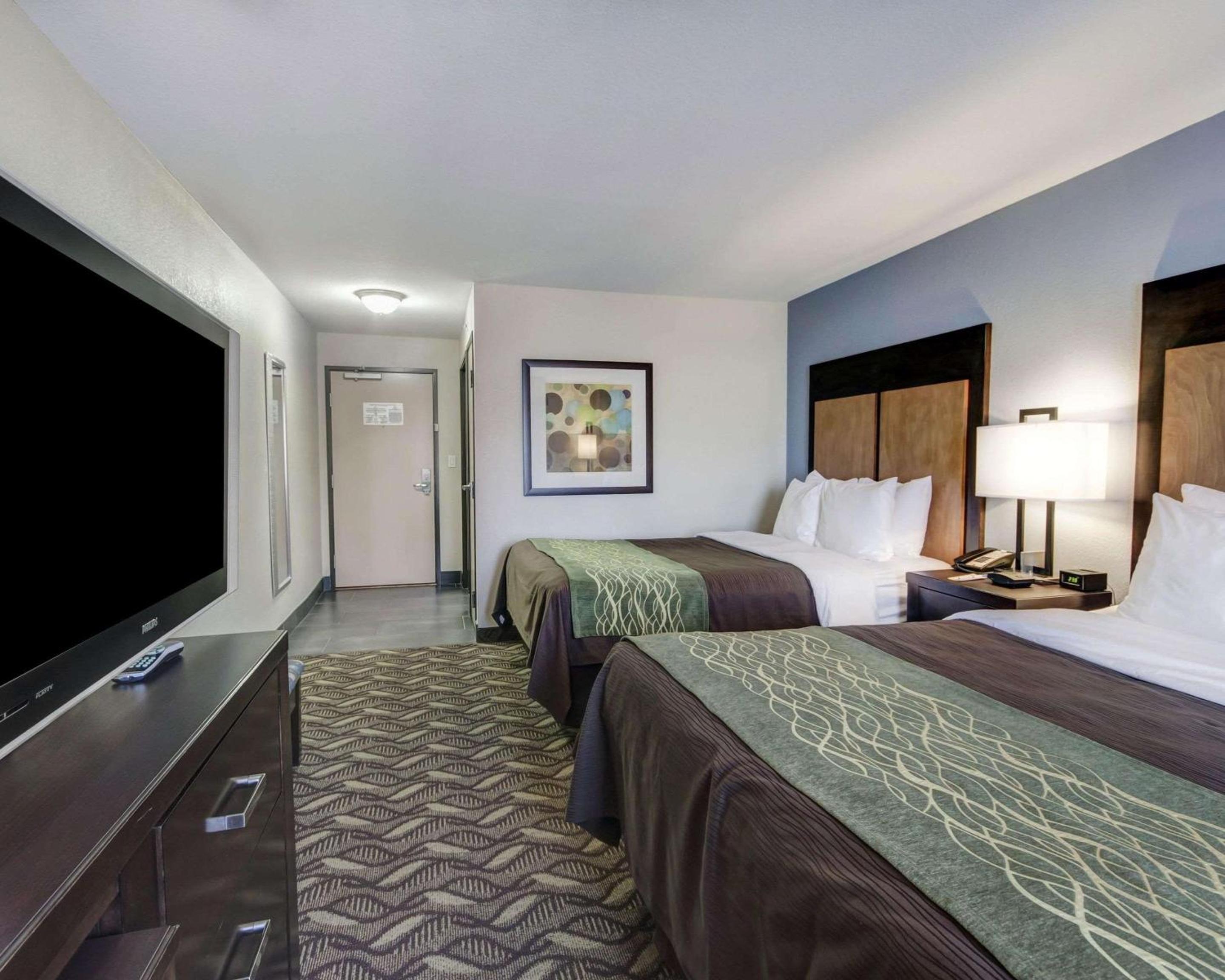 Double Room with Two Double Beds - Non-Smoking - Photo 4
