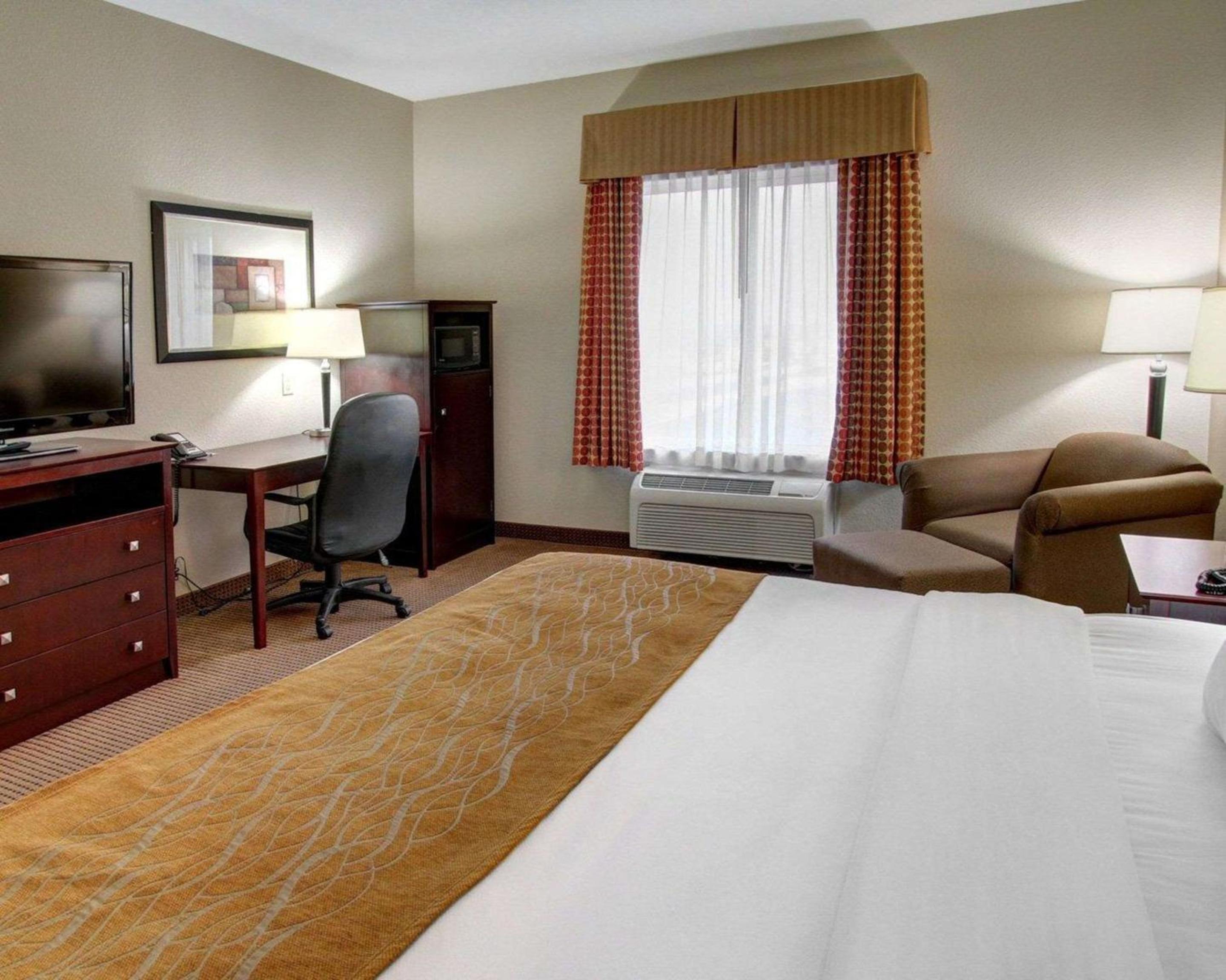 King Room - Non-Smoking - Photo 1