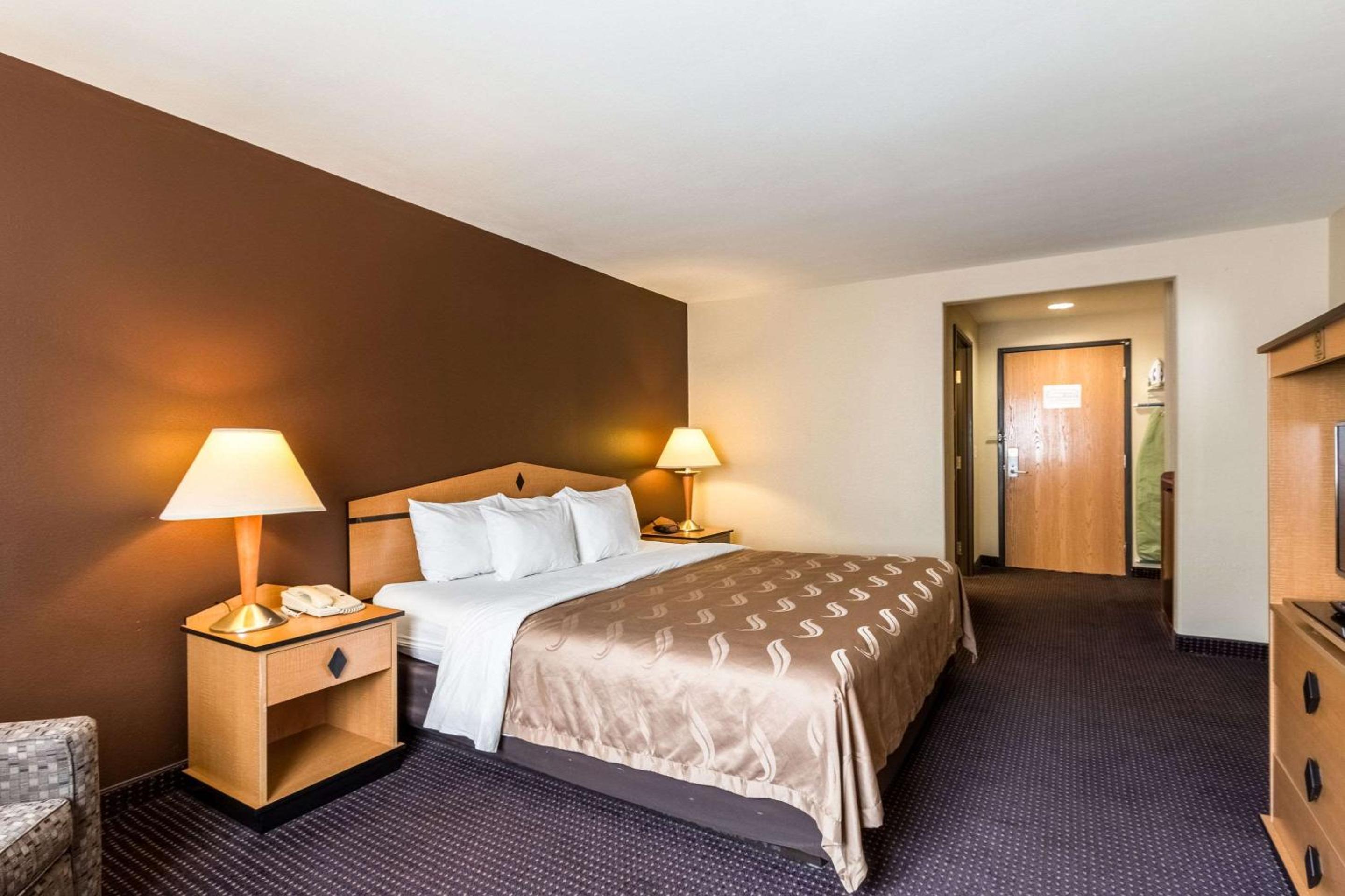 King Room - Non-Smoking