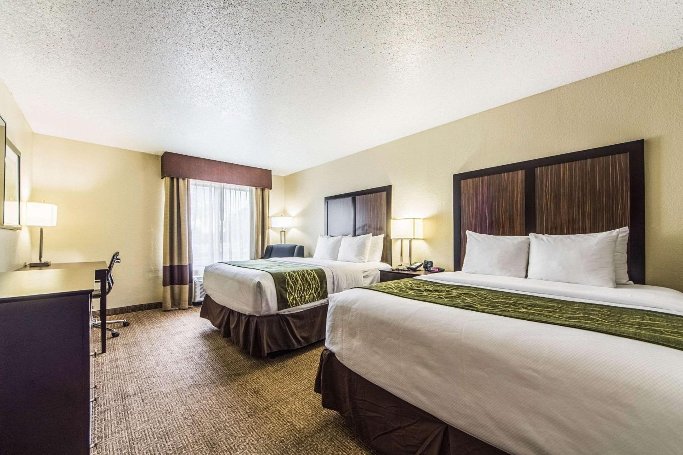 Queen Room with Two Queen Beds - Photo 1