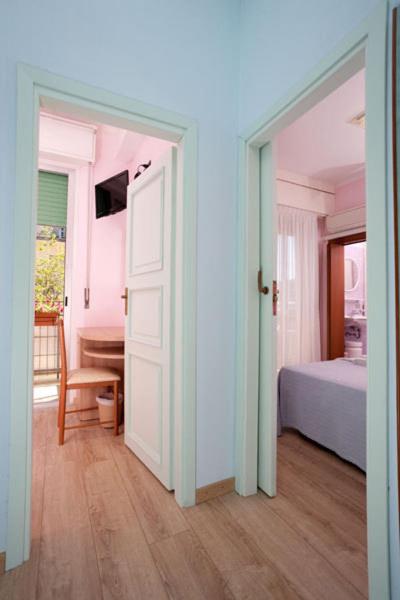 Quadruple Room - Photo 5