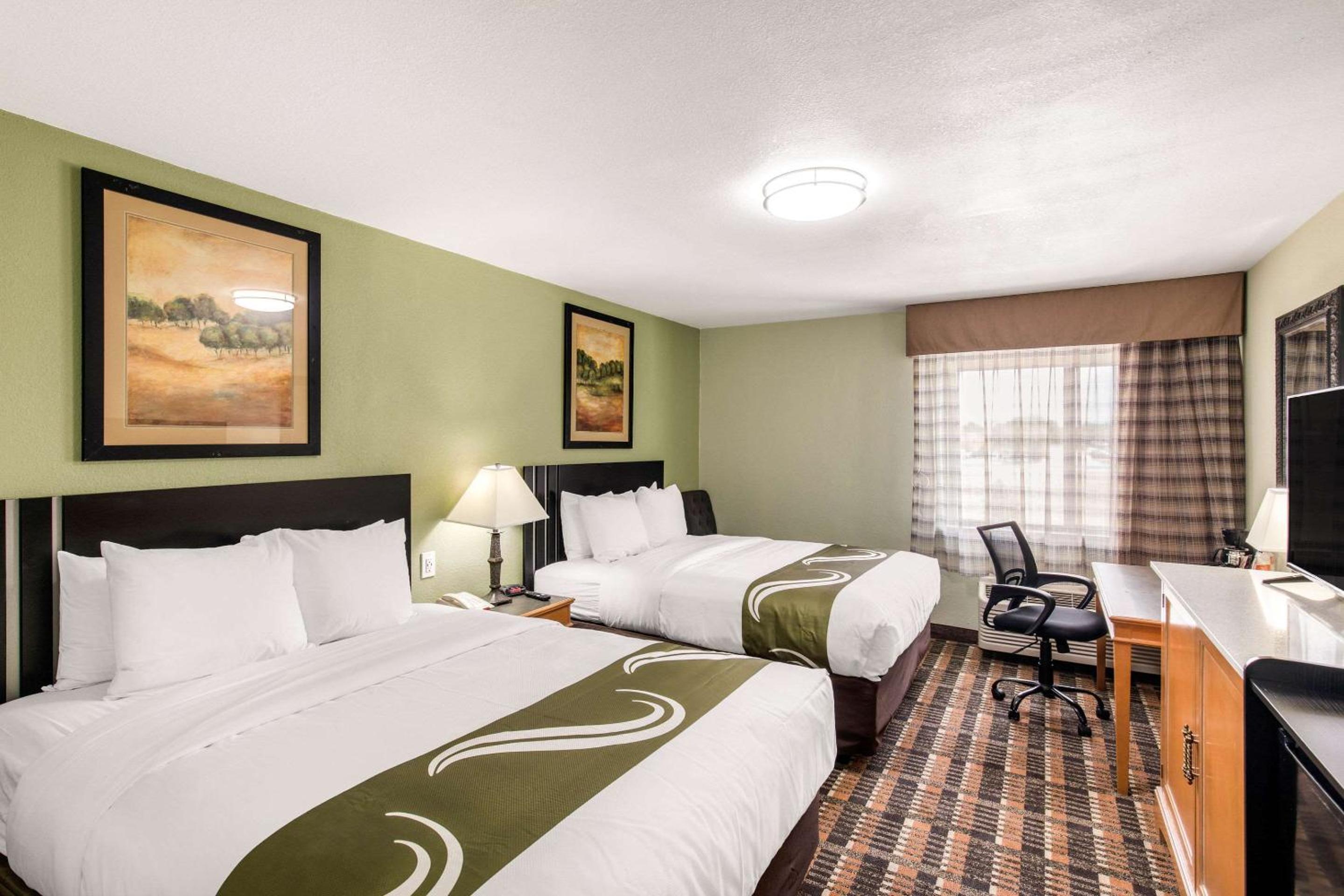 Quadruple Room with Two Double Beds and 4 Adults Occupancy (Accessible) photo 1
