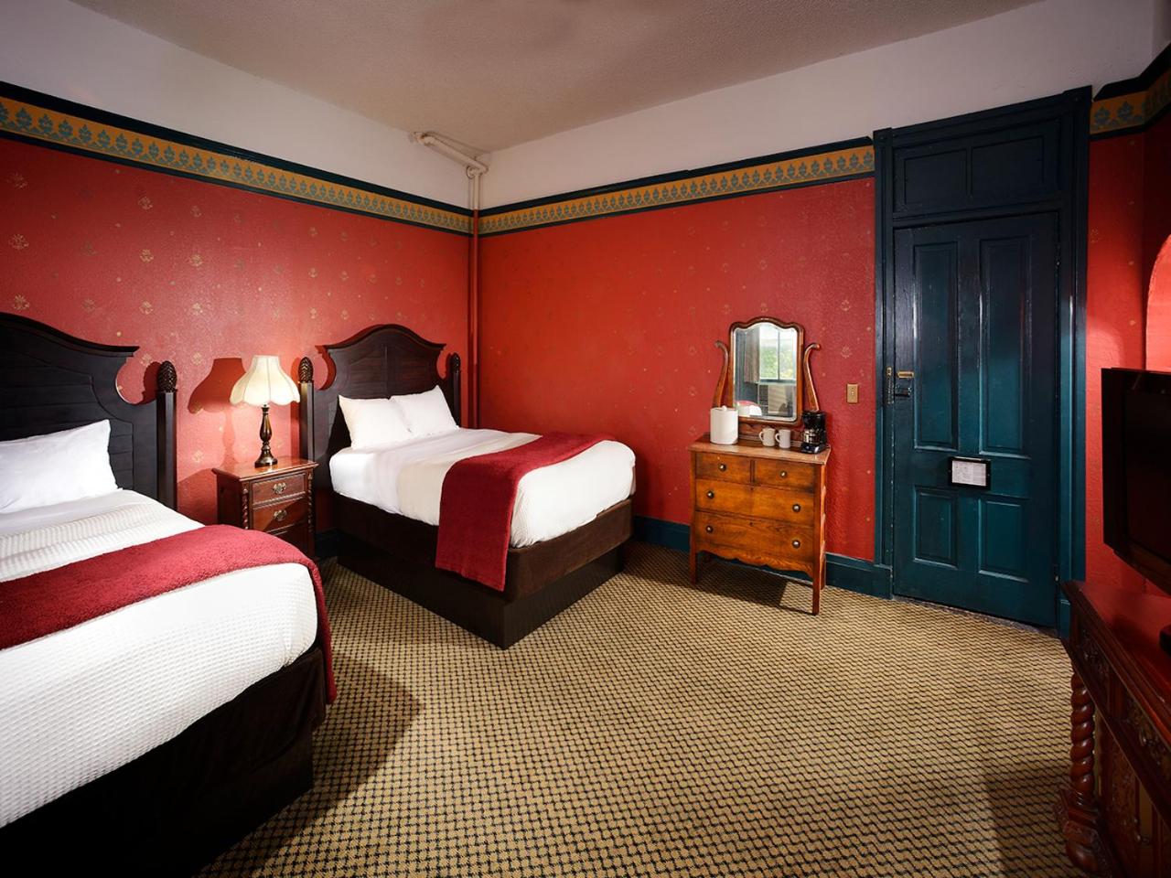 Double Room with Two Double Beds - Photo 3