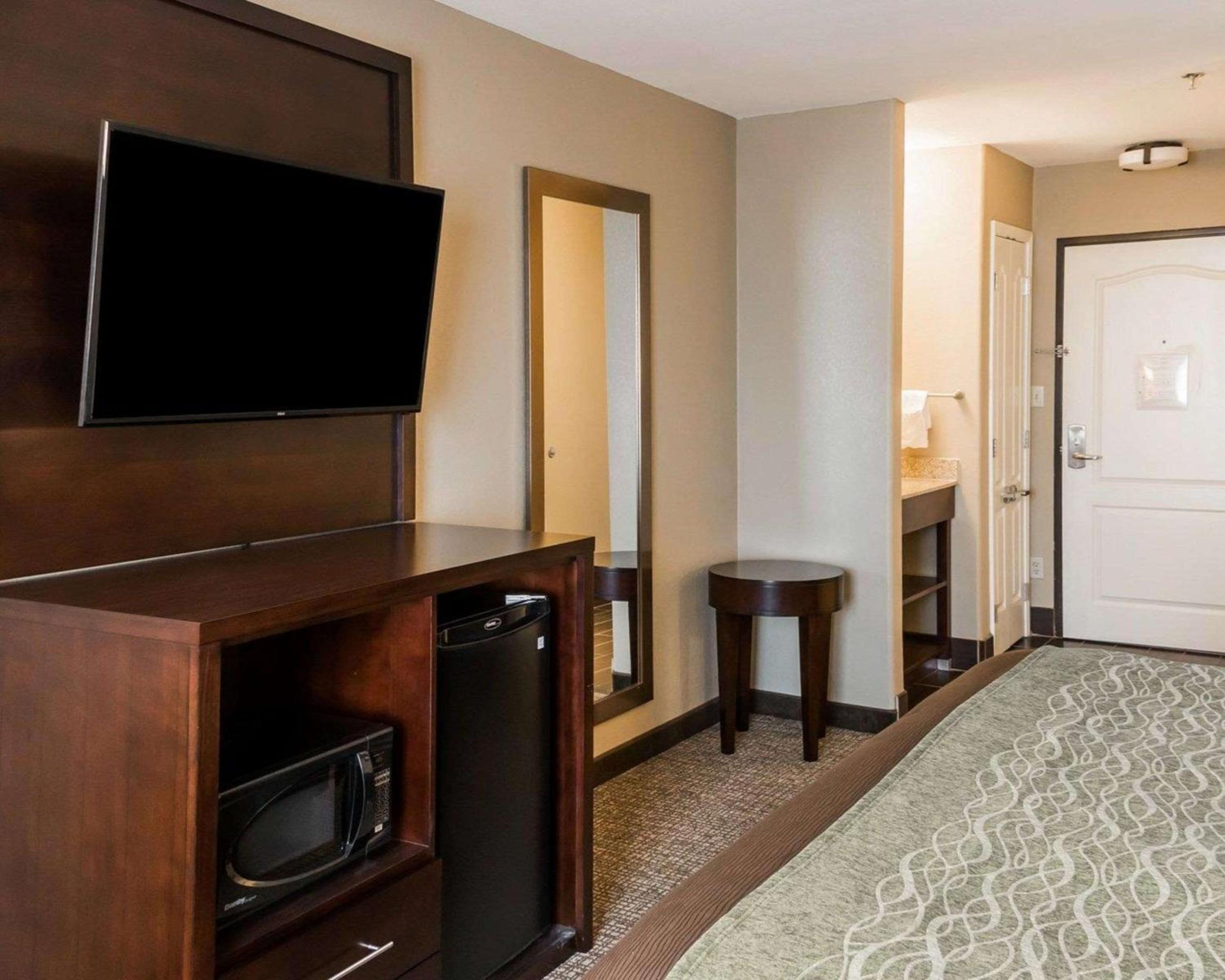 King Room - Disability Access - Non-Smoking - Photo 4