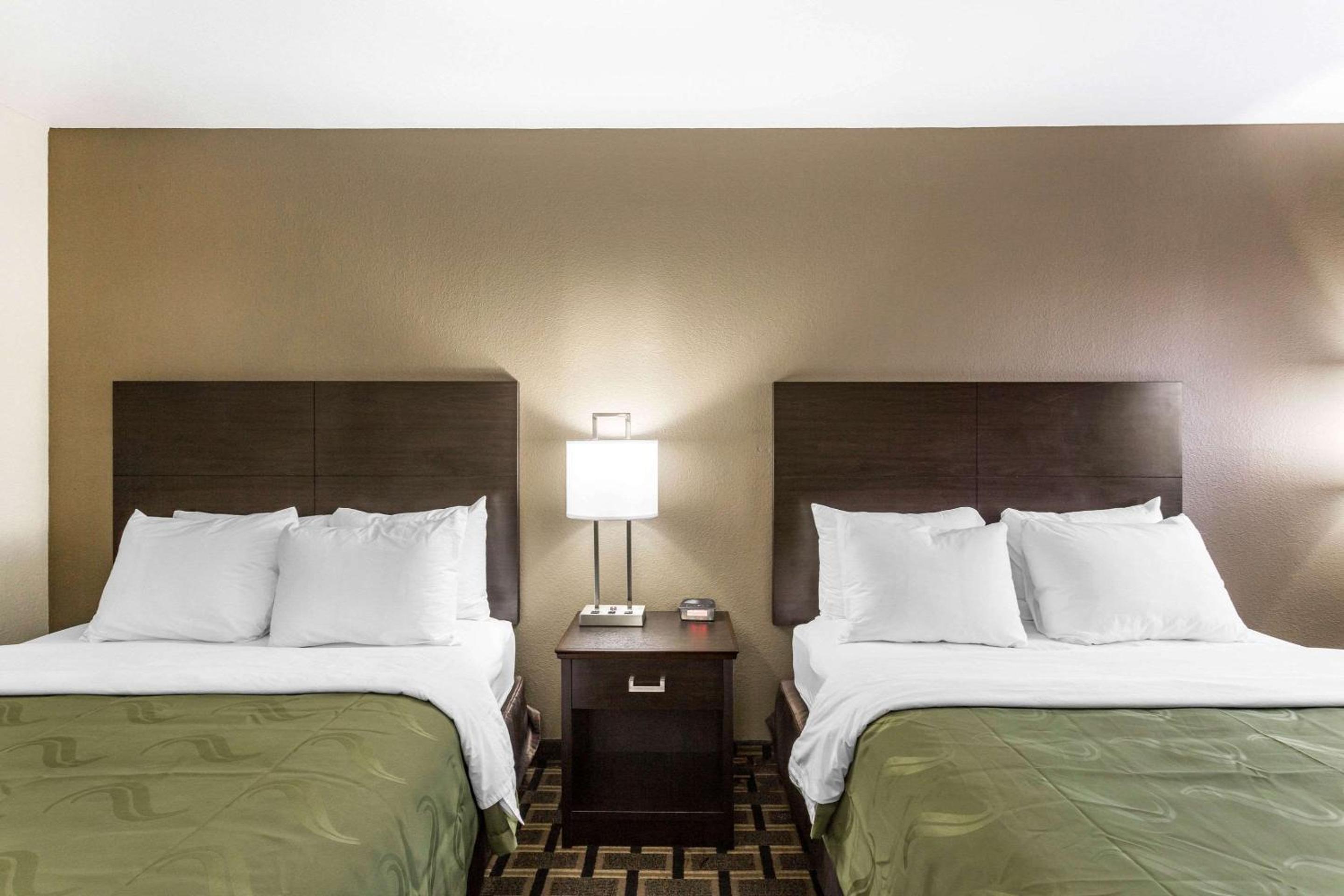 Queen Room with Two Queen Beds - Photo 11