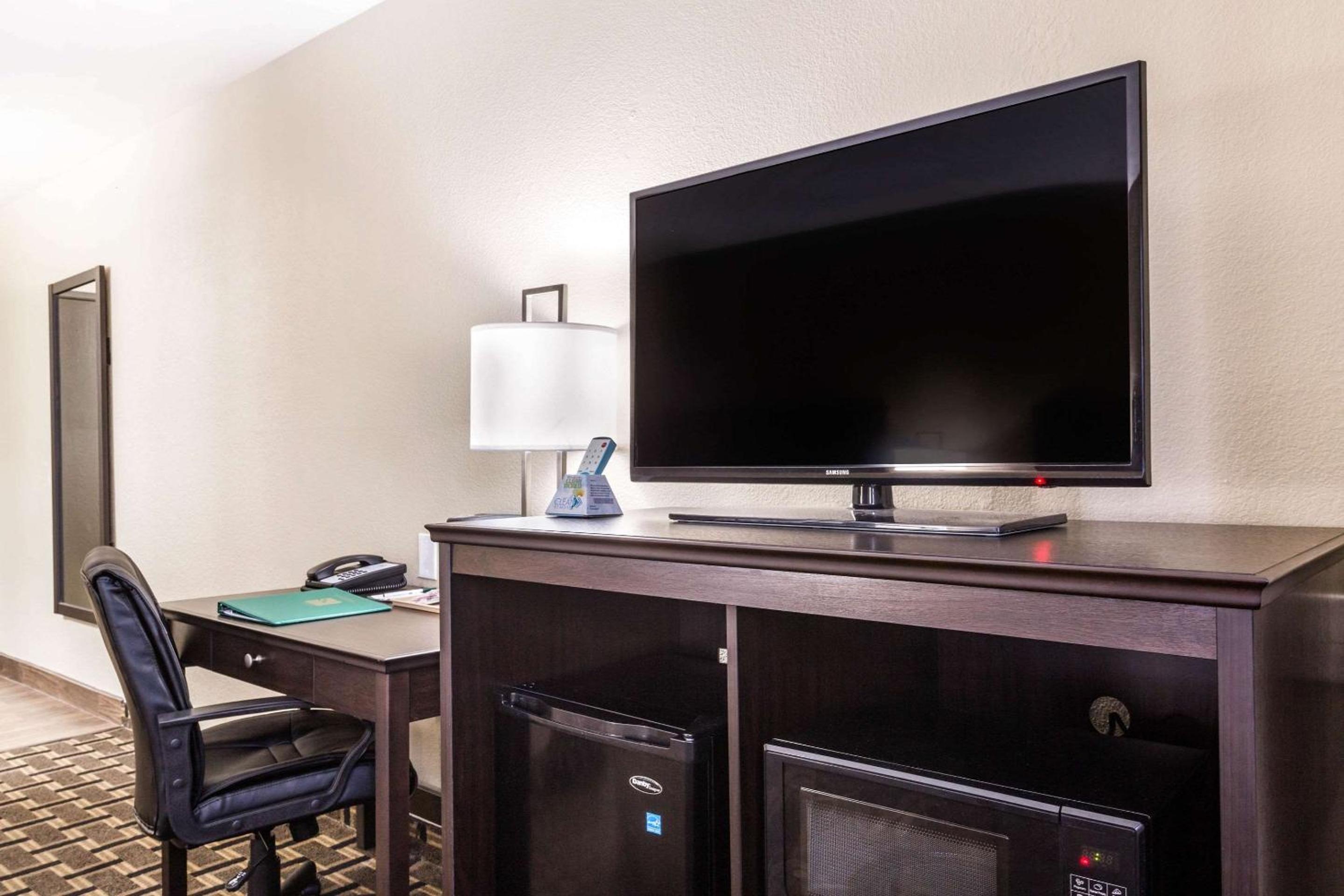 Queen Room - Photo 5