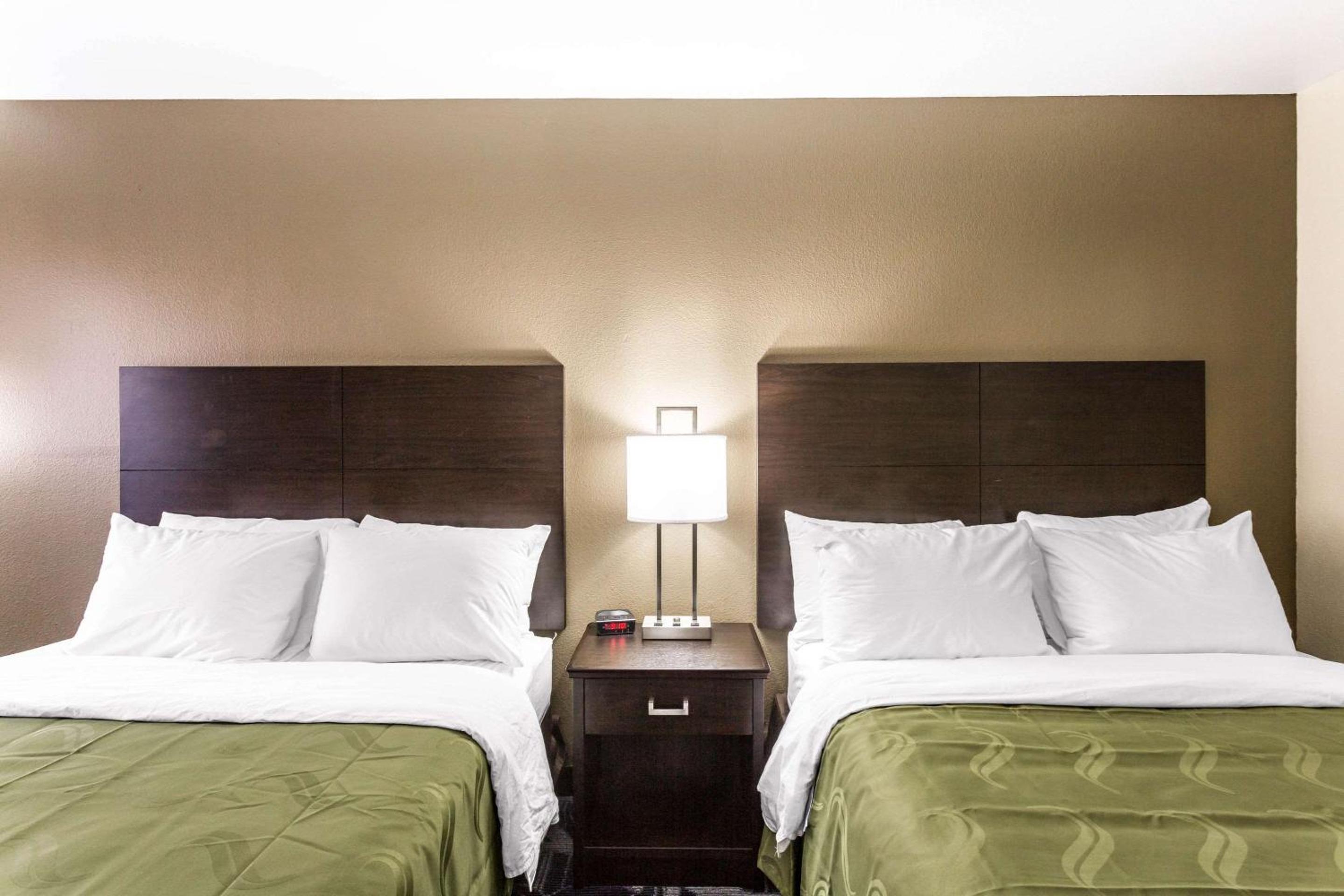 Queen Room with Two Queen Beds - Photo 9