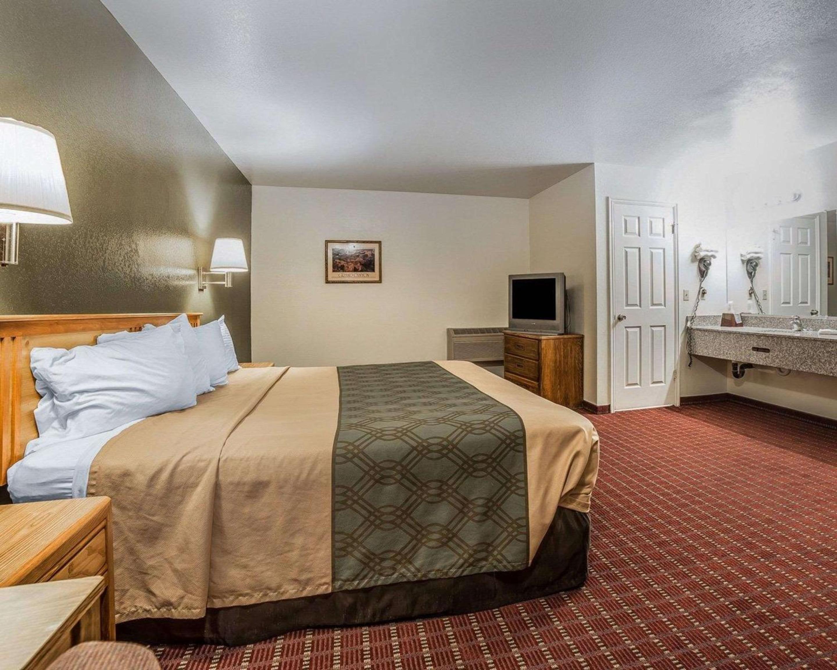 King Room - Non-Smoking - Photo 2