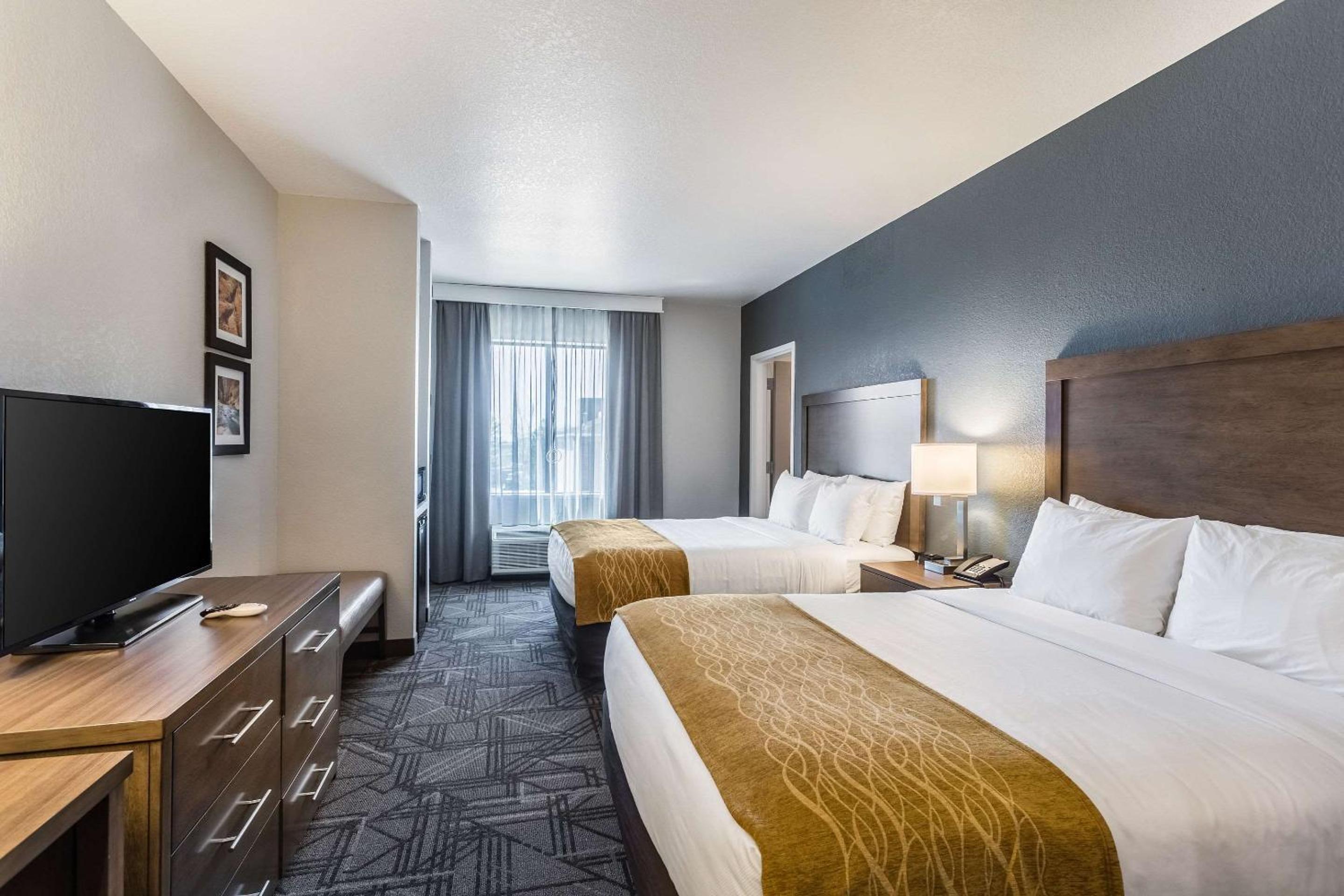 Queen Room with Two Queen Beds - Accessible/Non-Smoking  photo 1
