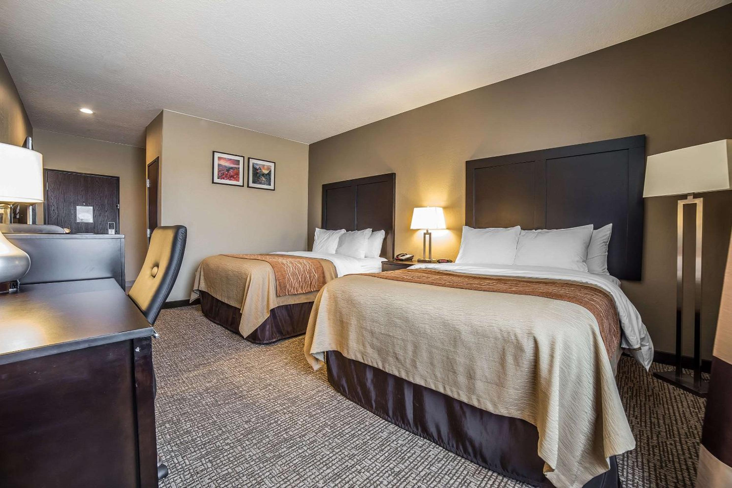 Queen Room with Two Queen Beds - Non-Smoking