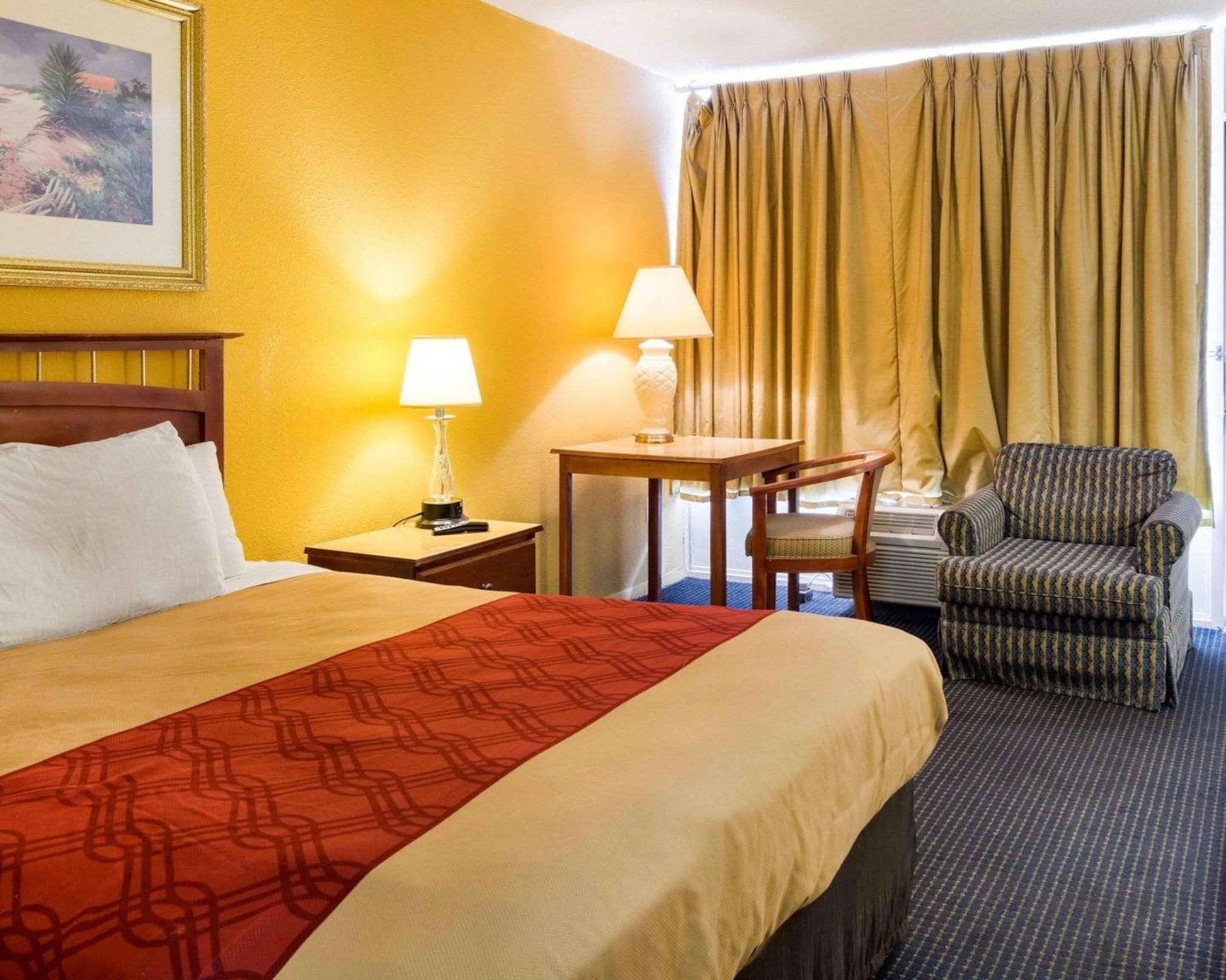 Double Room - Non-Smoking  - Photo 1